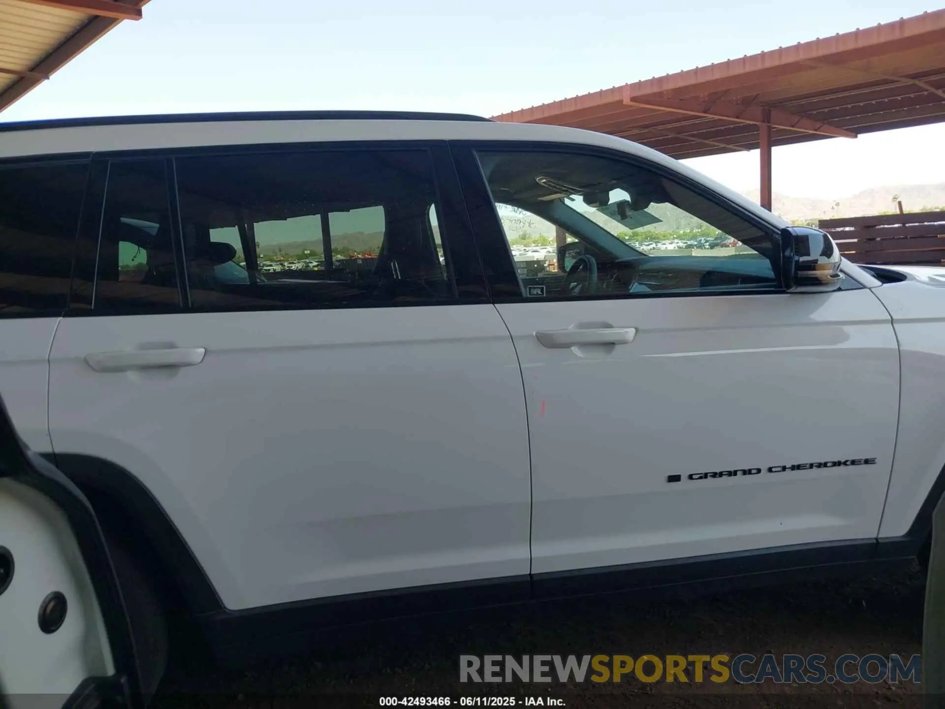 14 Photograph of a damaged car 1C4RJKAG3P8745266 JEEP GRAND CHEROKEE L 2023