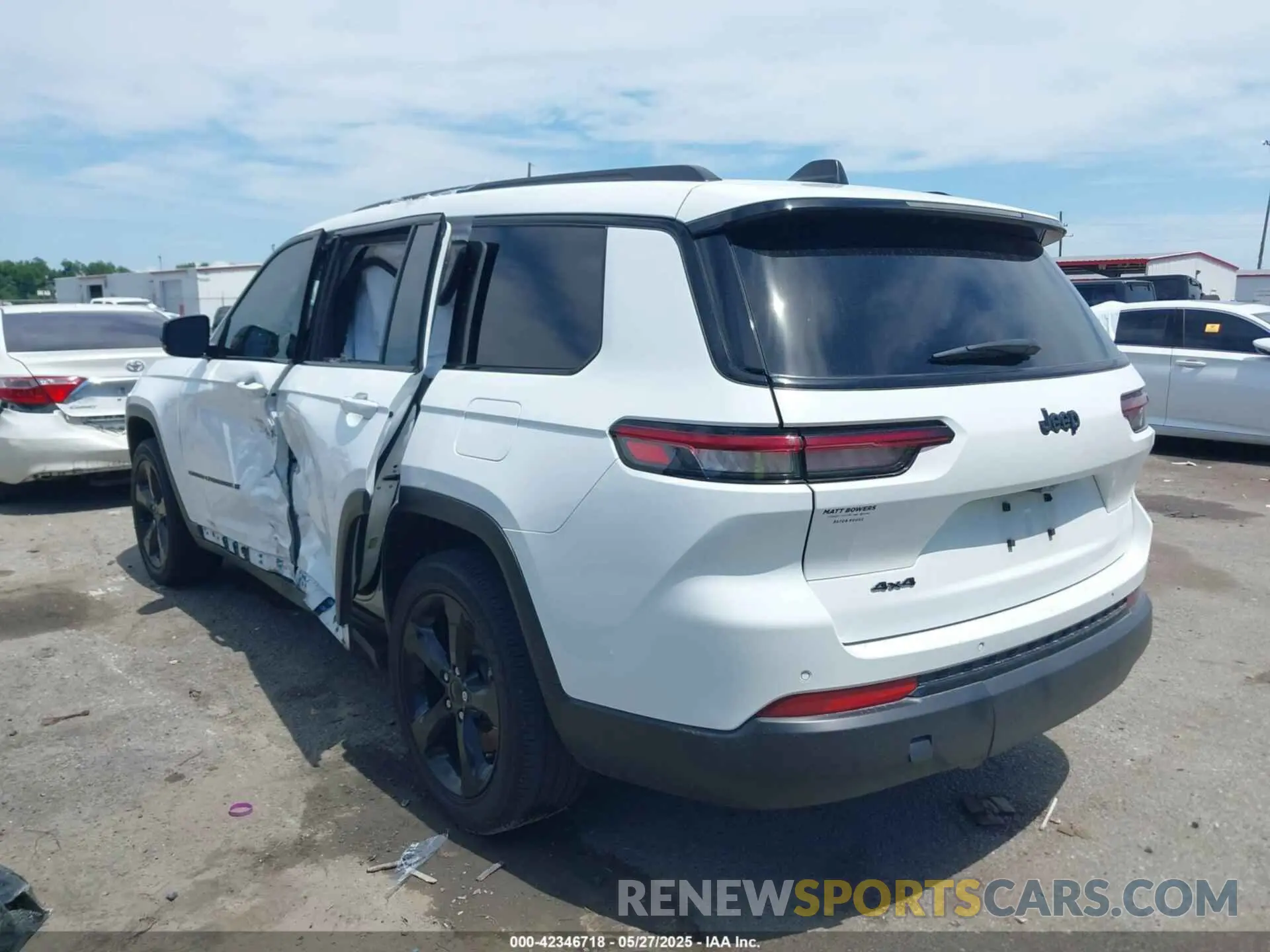 3 Photograph of a damaged car 1C4RJKAG4P8847885 JEEP GRAND CHEROKEE L 2023