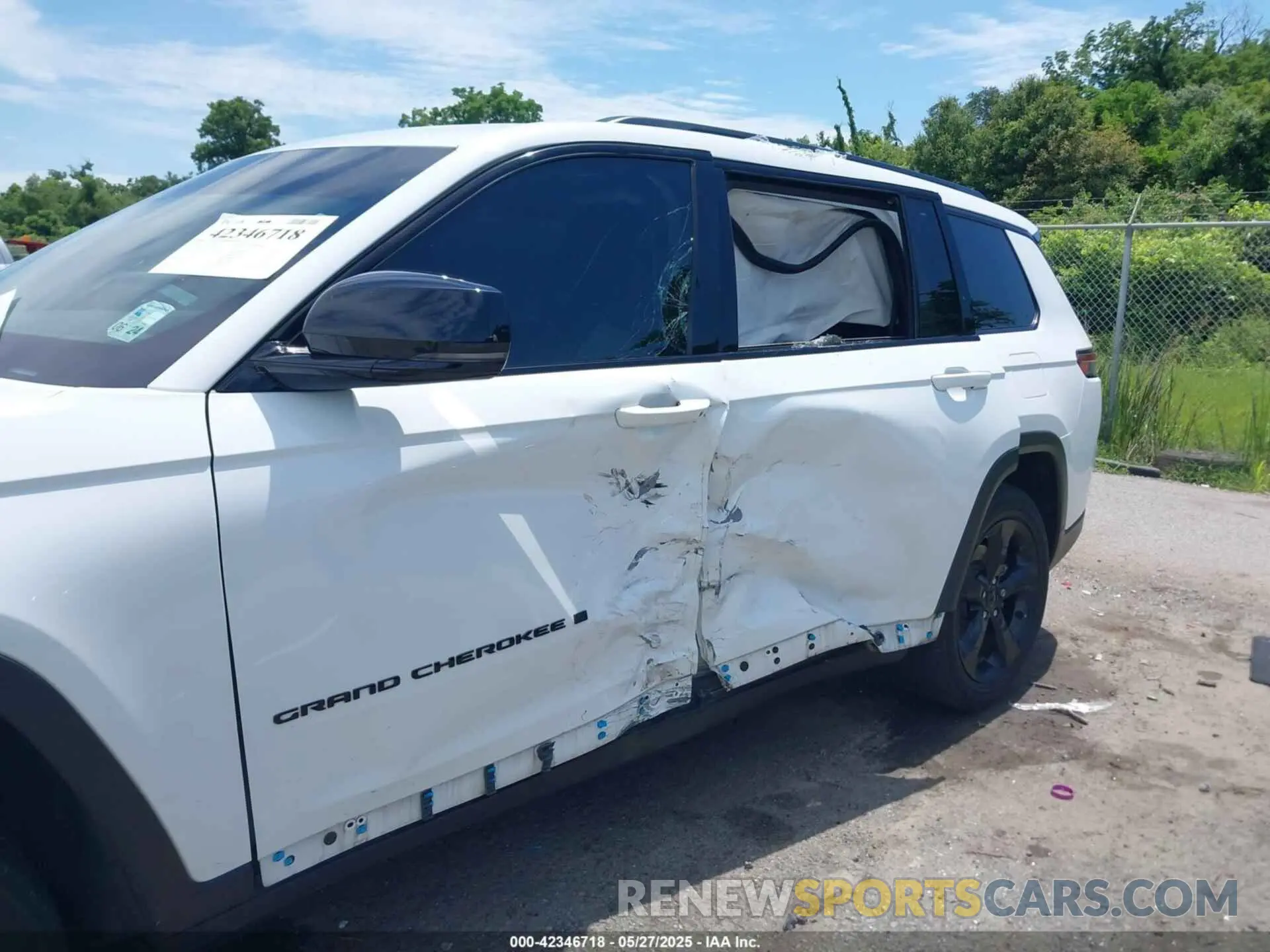 6 Photograph of a damaged car 1C4RJKAG4P8847885 JEEP GRAND CHEROKEE L 2023