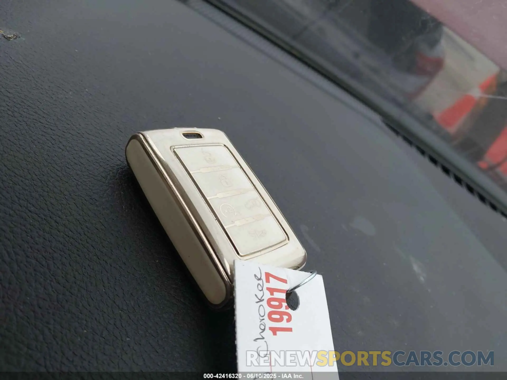 11 Photograph of a damaged car 1C4RJKAG4P8879011 JEEP GRAND CHEROKEE L 2023