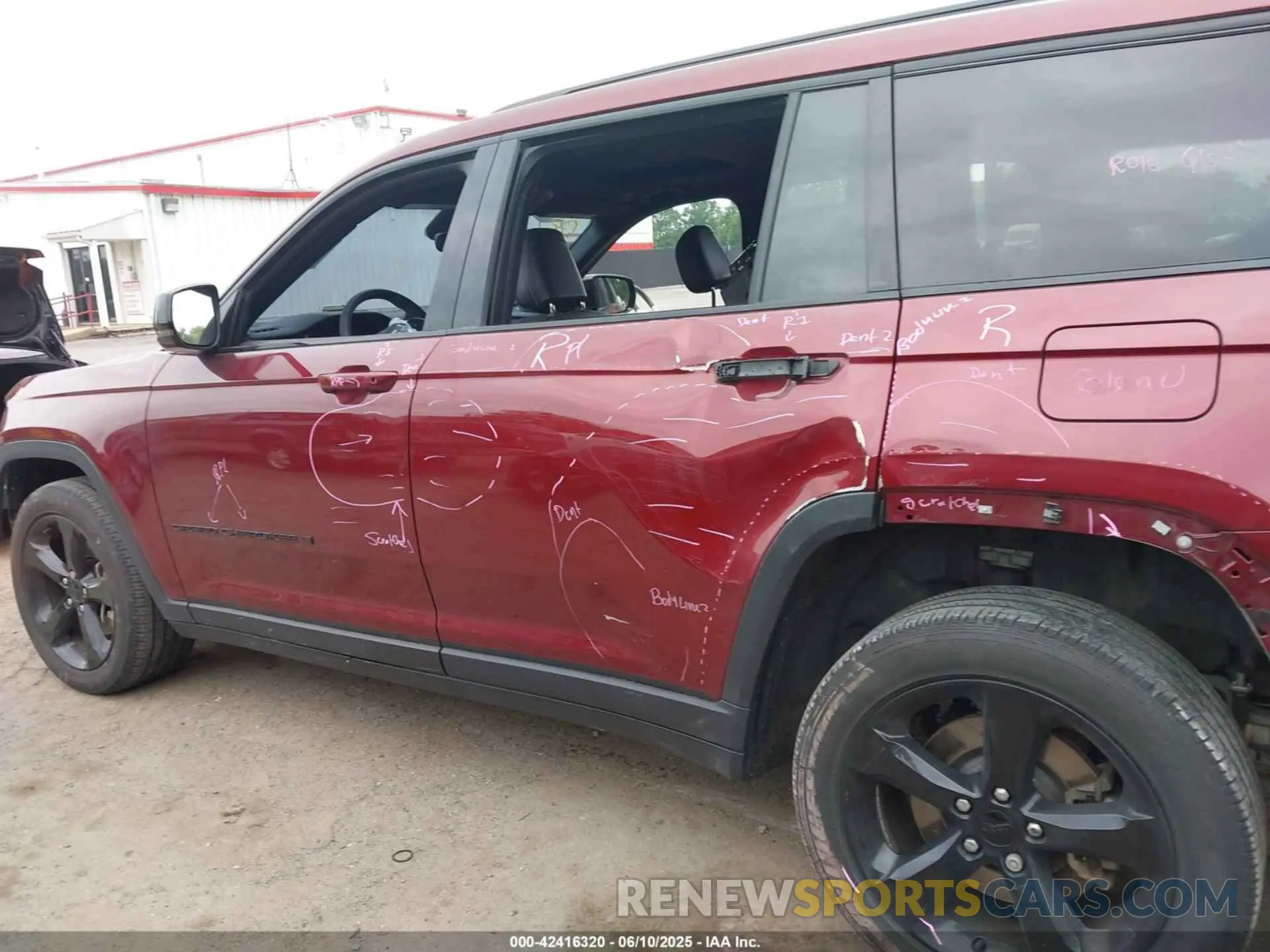 14 Photograph of a damaged car 1C4RJKAG4P8879011 JEEP GRAND CHEROKEE L 2023
