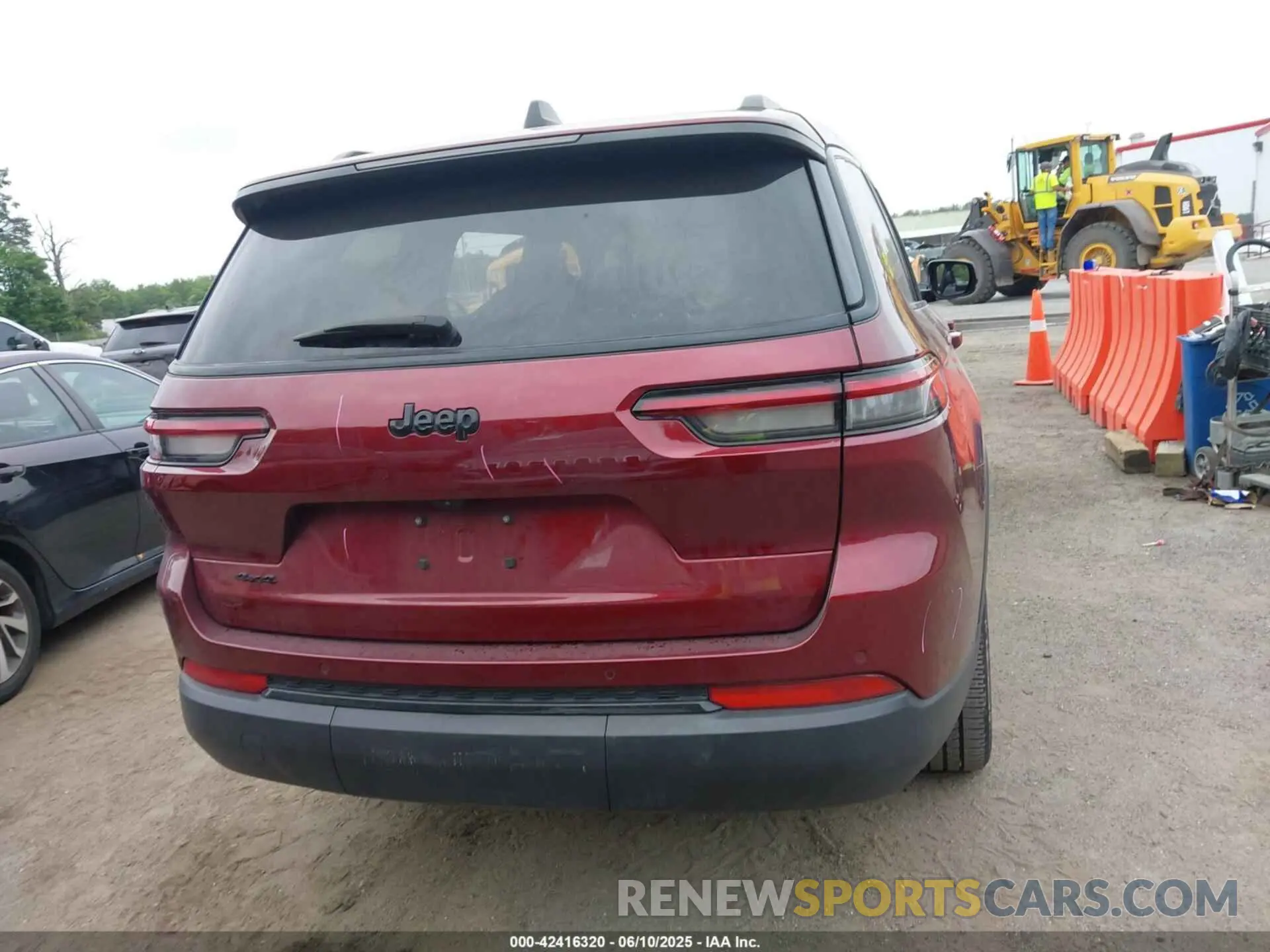 16 Photograph of a damaged car 1C4RJKAG4P8879011 JEEP GRAND CHEROKEE L 2023