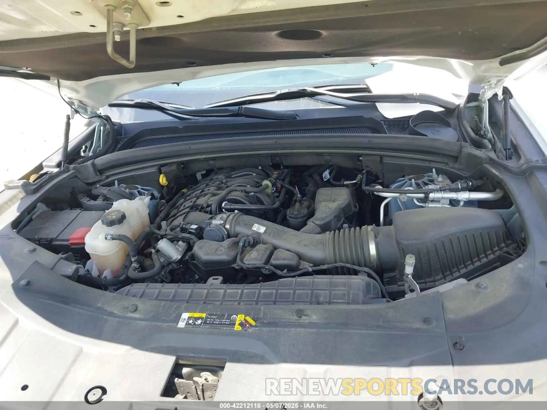 10 Photograph of a damaged car 1C4RJKAG4P8895077 JEEP GRAND CHEROKEE L 2023