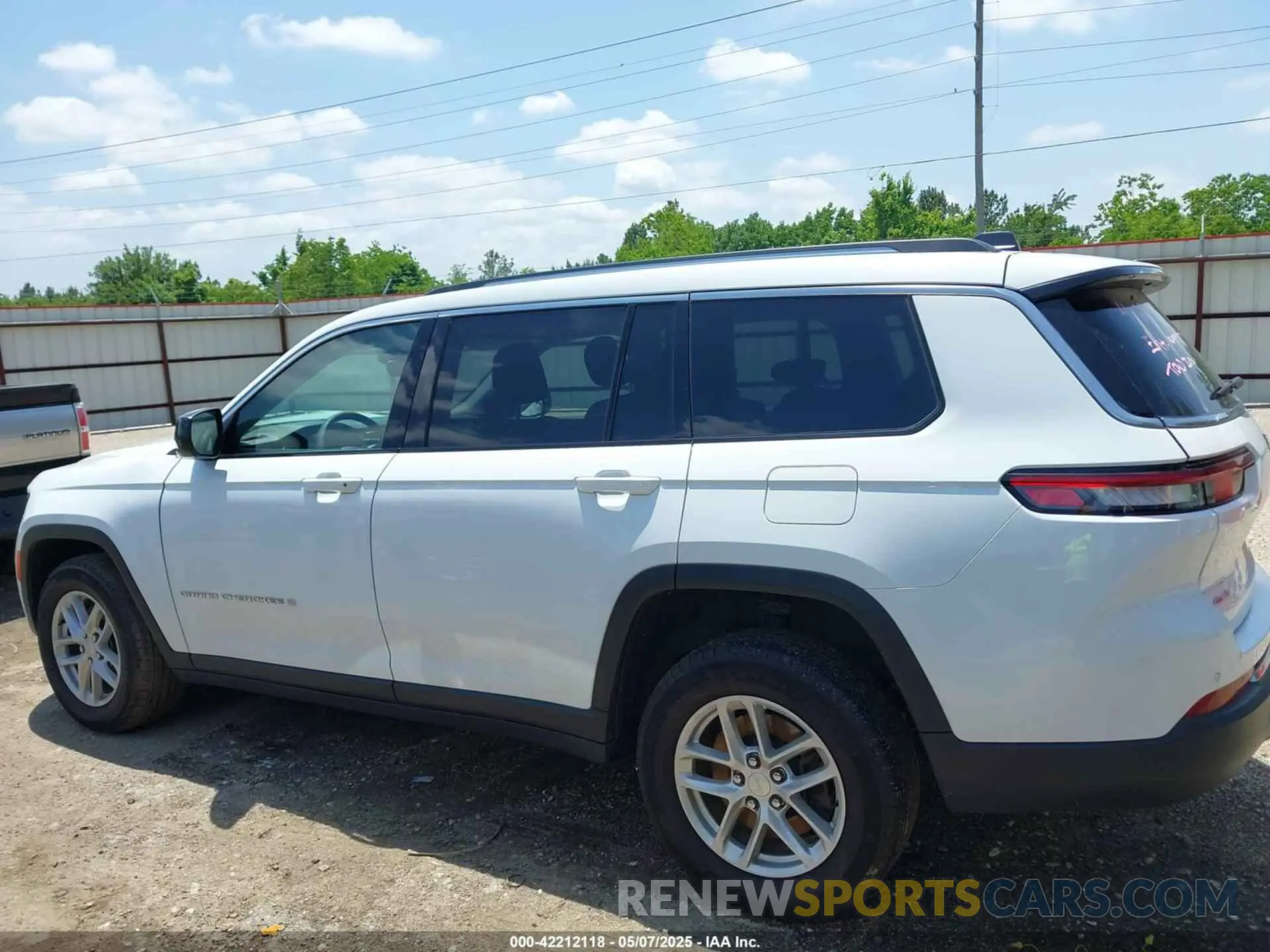 14 Photograph of a damaged car 1C4RJKAG4P8895077 JEEP GRAND CHEROKEE L 2023