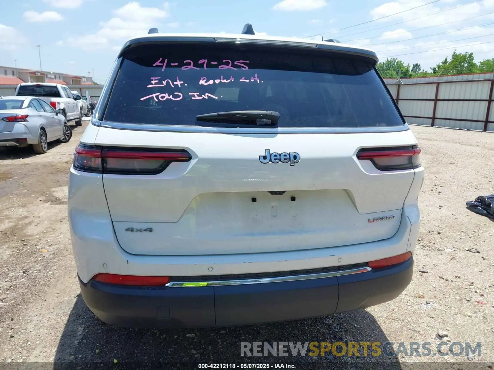 16 Photograph of a damaged car 1C4RJKAG4P8895077 JEEP GRAND CHEROKEE L 2023