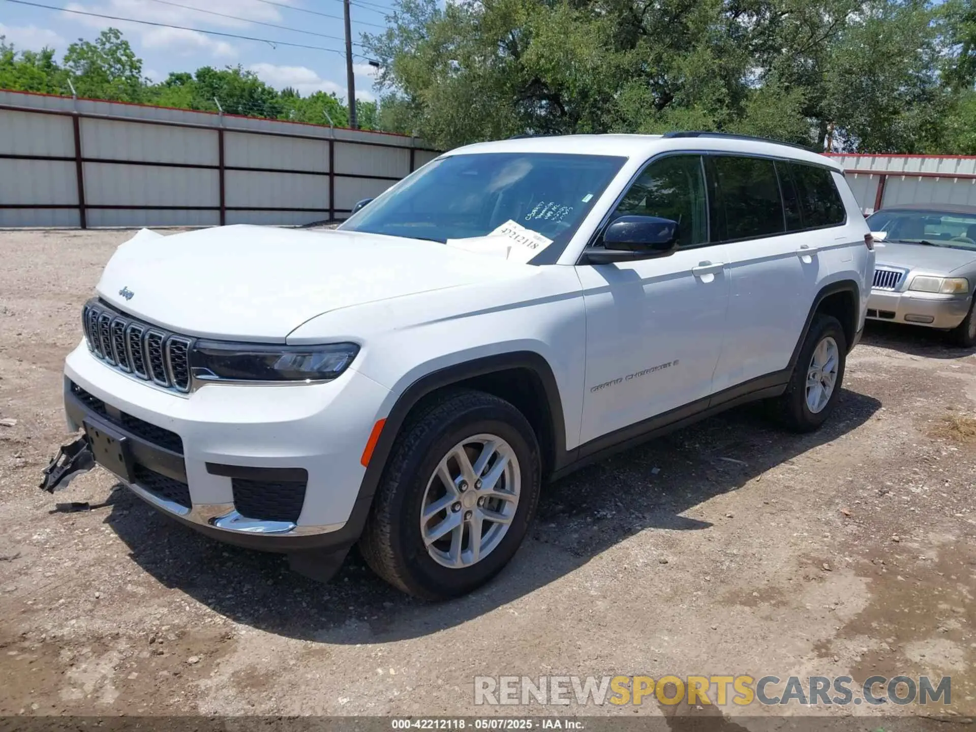 2 Photograph of a damaged car 1C4RJKAG4P8895077 JEEP GRAND CHEROKEE L 2023