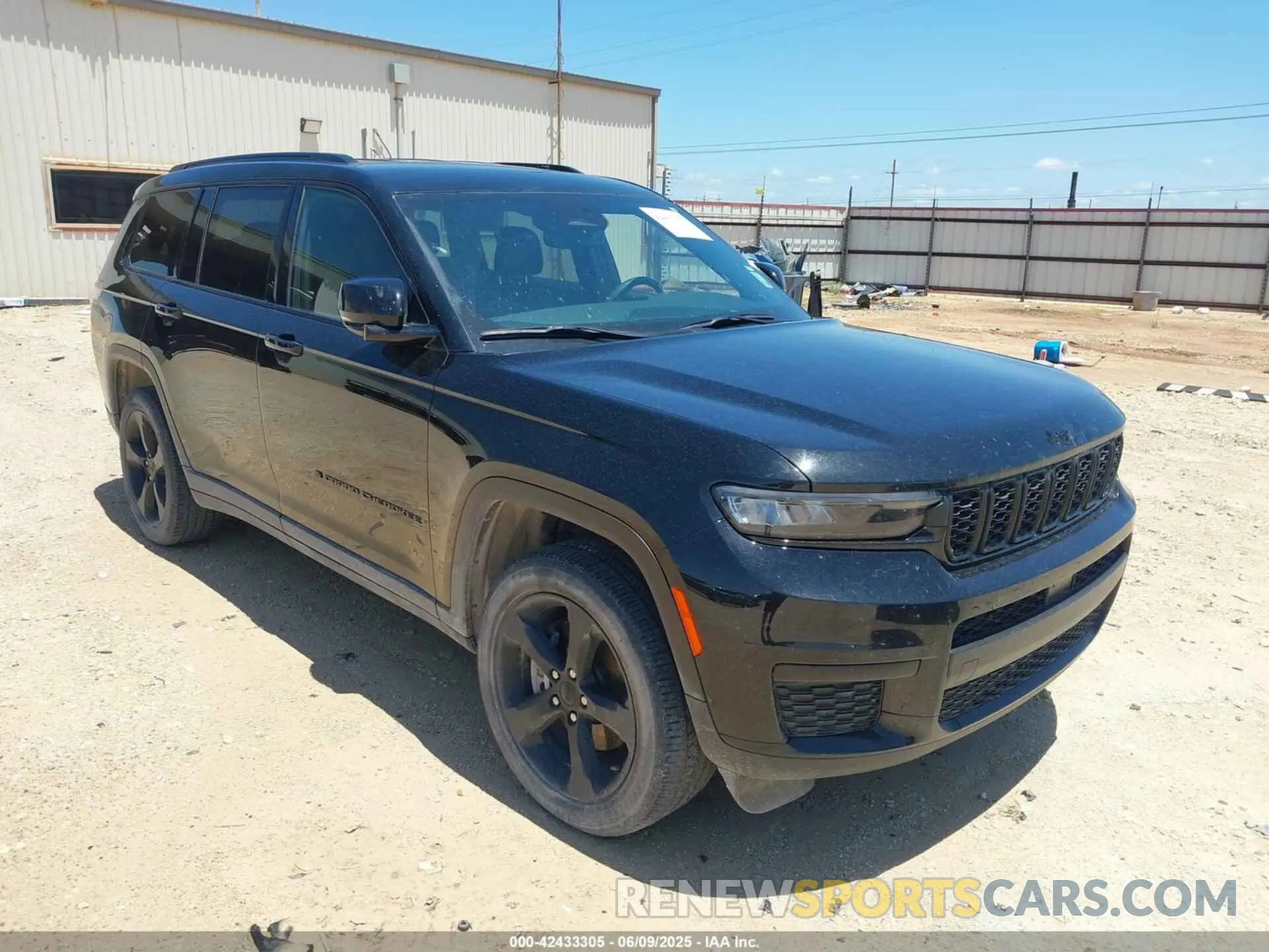 1 Photograph of a damaged car 1C4RJKAG6P8829453 JEEP GRAND CHEROKEE L 2023