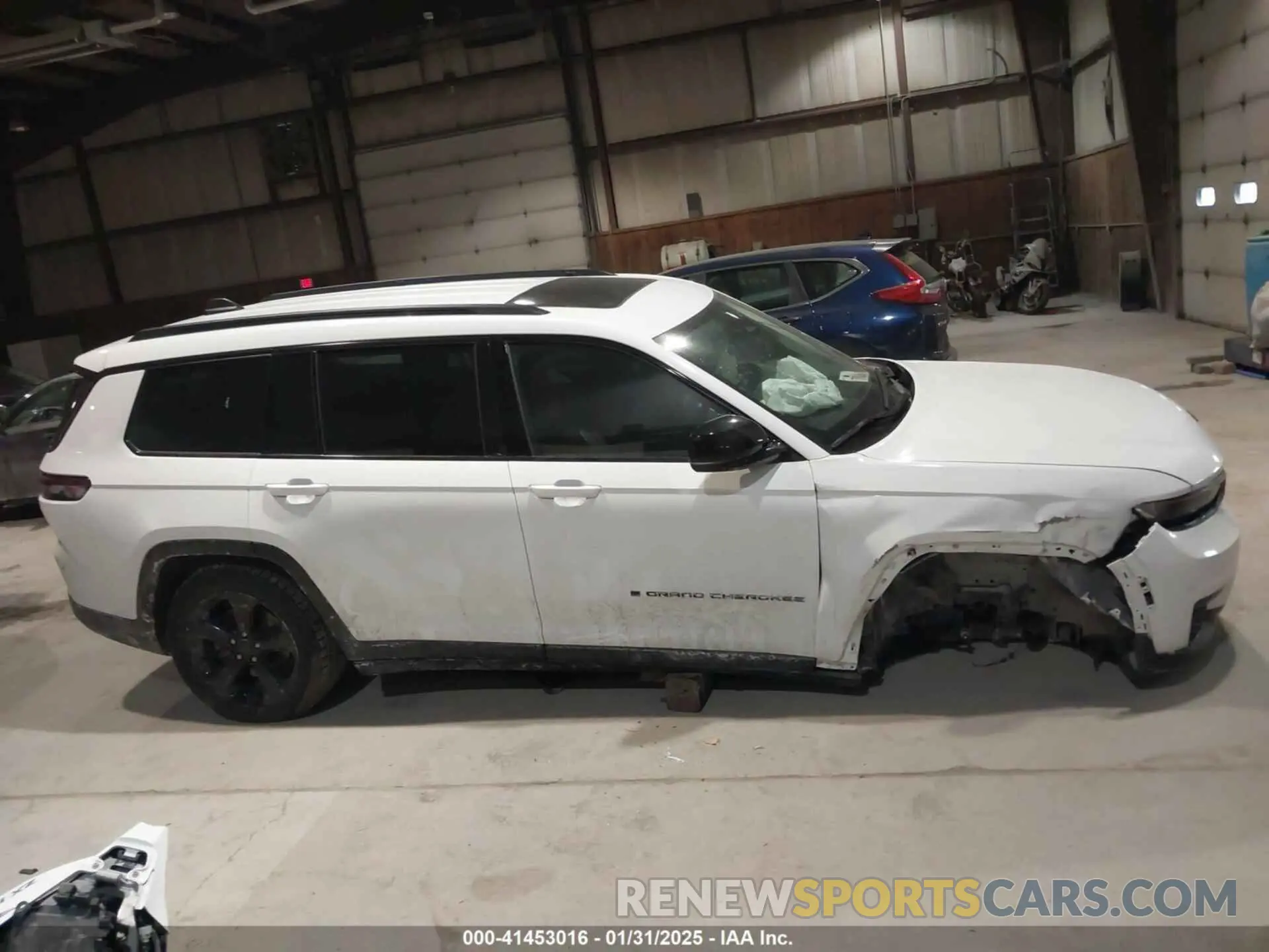 13 Photograph of a damaged car 1C4RJKAG7P8701187 JEEP GRAND CHEROKEE L 2023