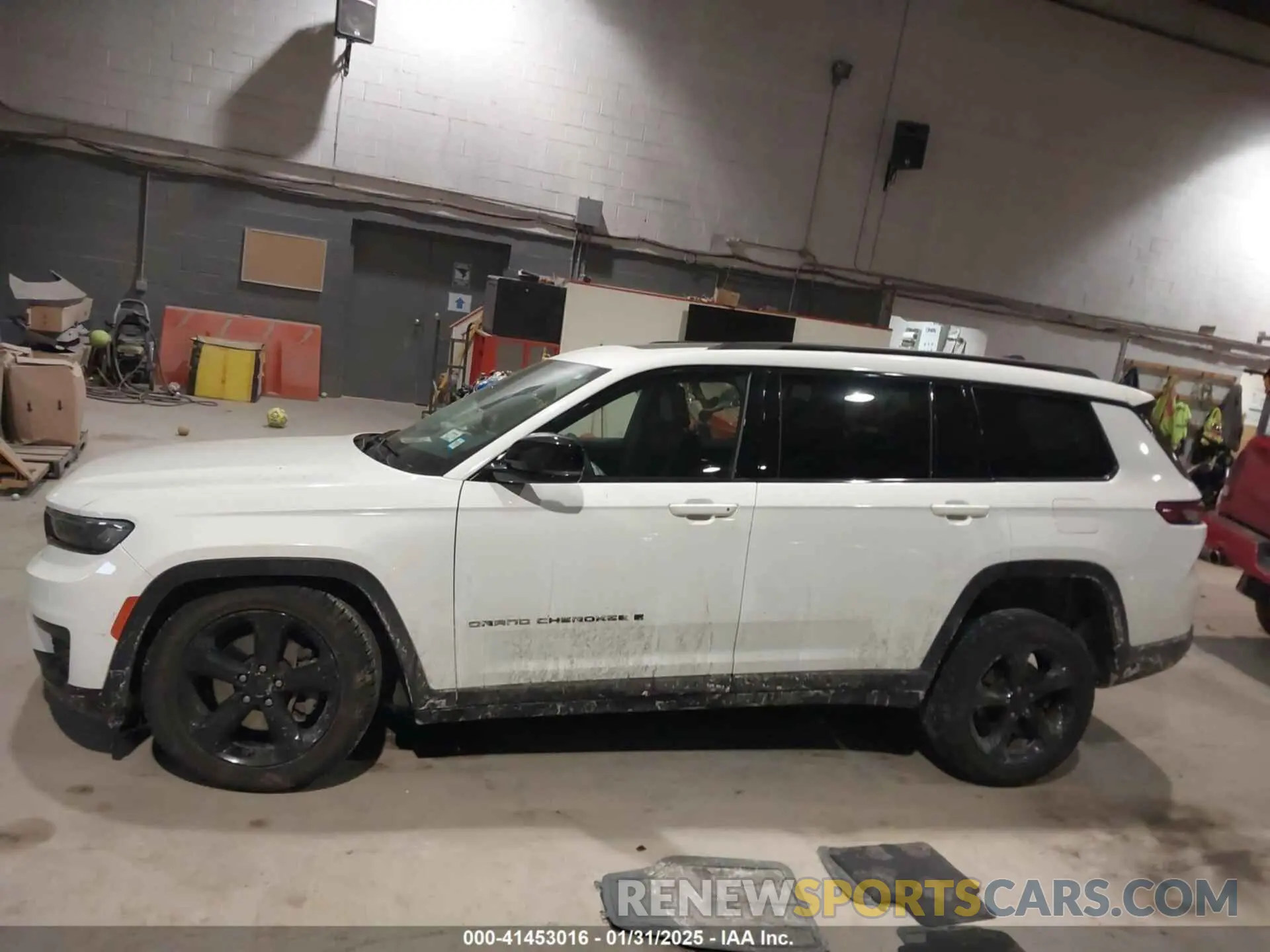 14 Photograph of a damaged car 1C4RJKAG7P8701187 JEEP GRAND CHEROKEE L 2023