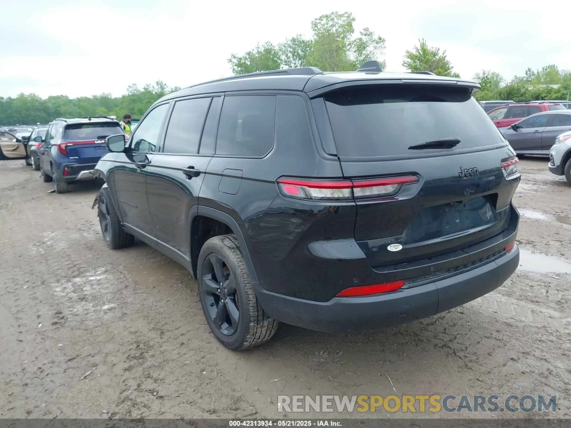 3 Photograph of a damaged car 1C4RJKAG7P8850571 JEEP GRAND CHEROKEE L 2023