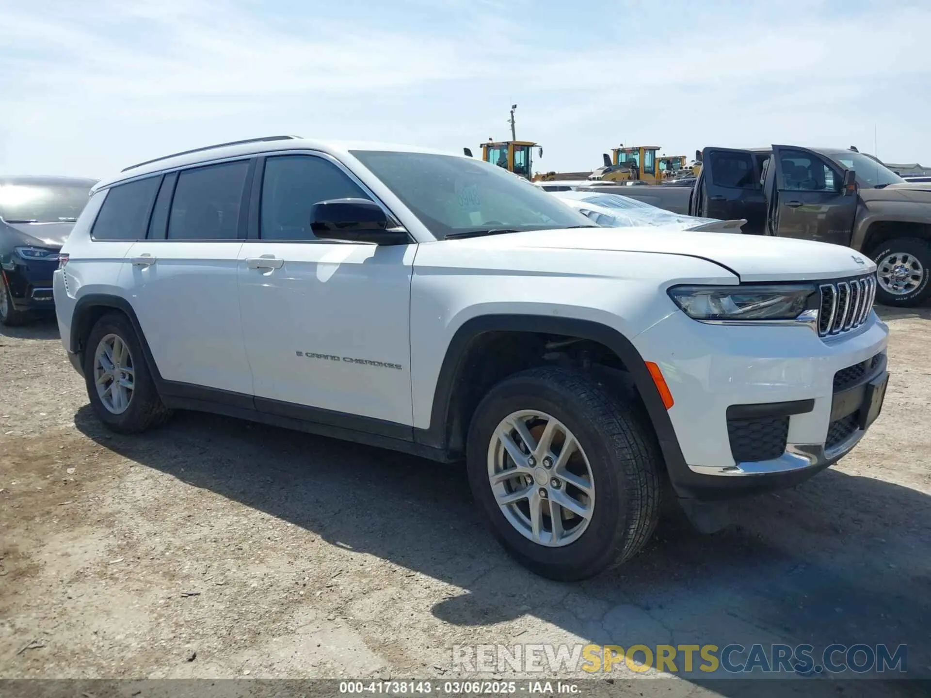 13 Photograph of a damaged car 1C4RJKAG7P8870237 JEEP GRAND CHEROKEE L 2023