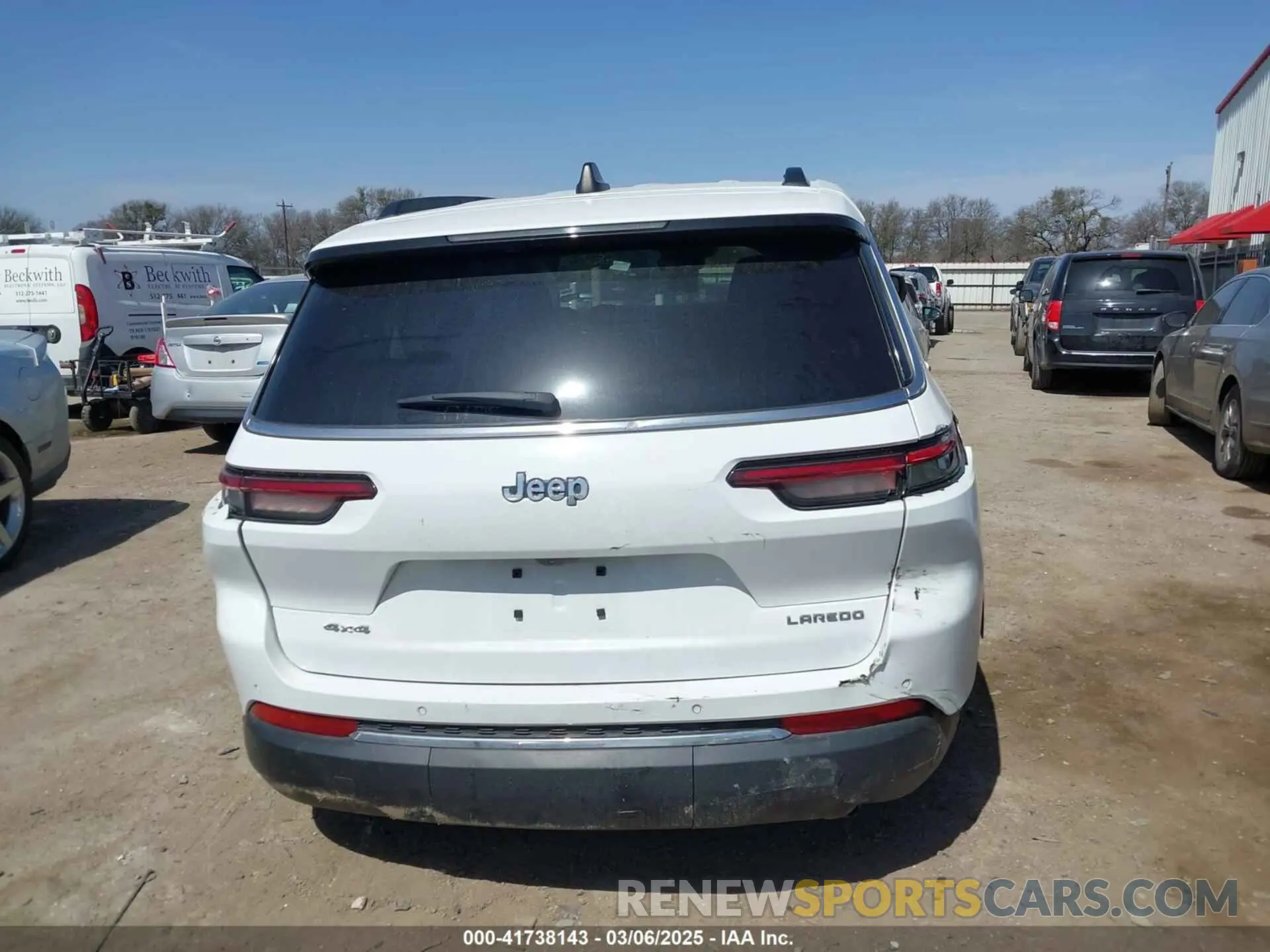 16 Photograph of a damaged car 1C4RJKAG7P8870237 JEEP GRAND CHEROKEE L 2023