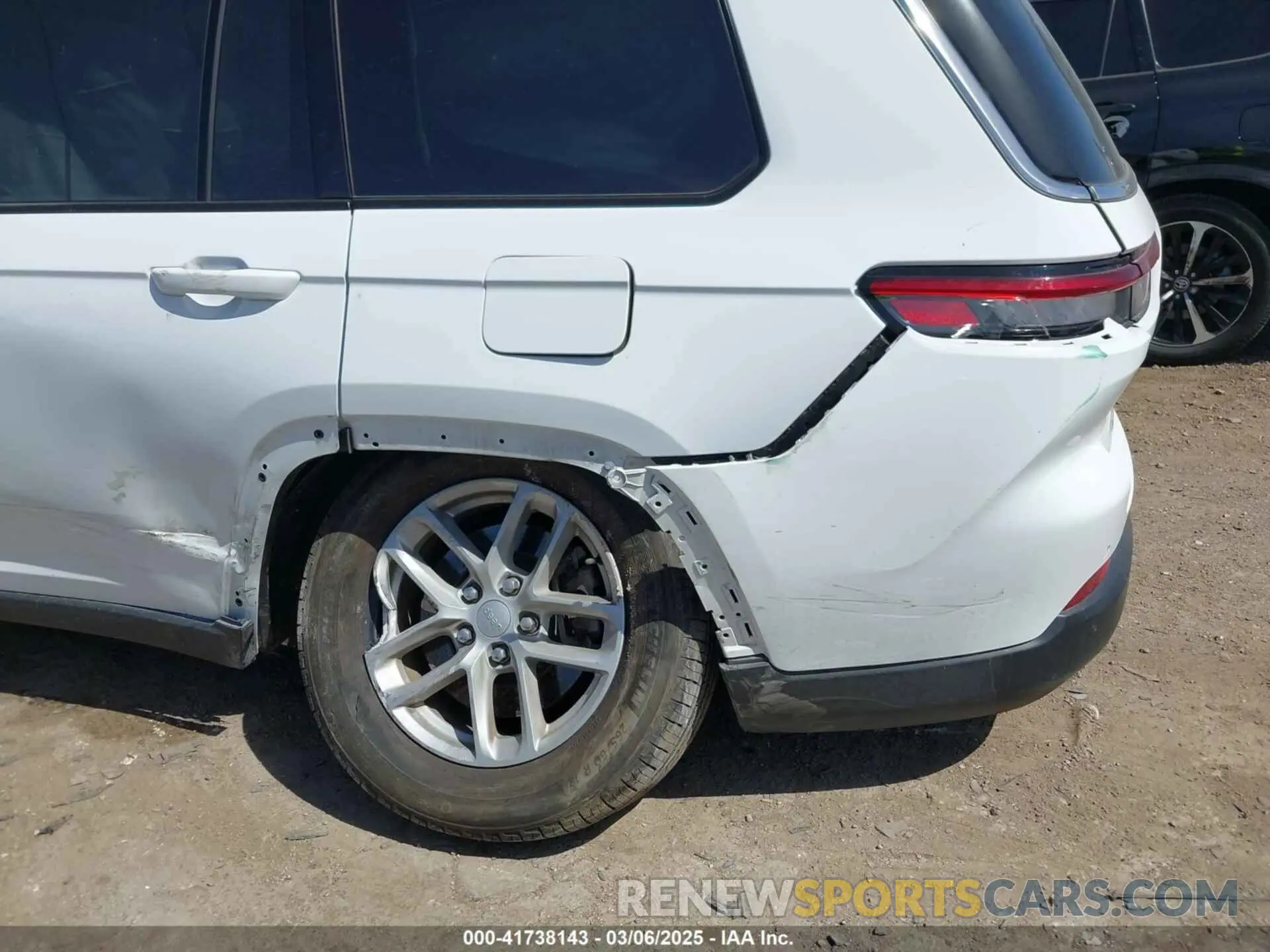 6 Photograph of a damaged car 1C4RJKAG7P8870237 JEEP GRAND CHEROKEE L 2023