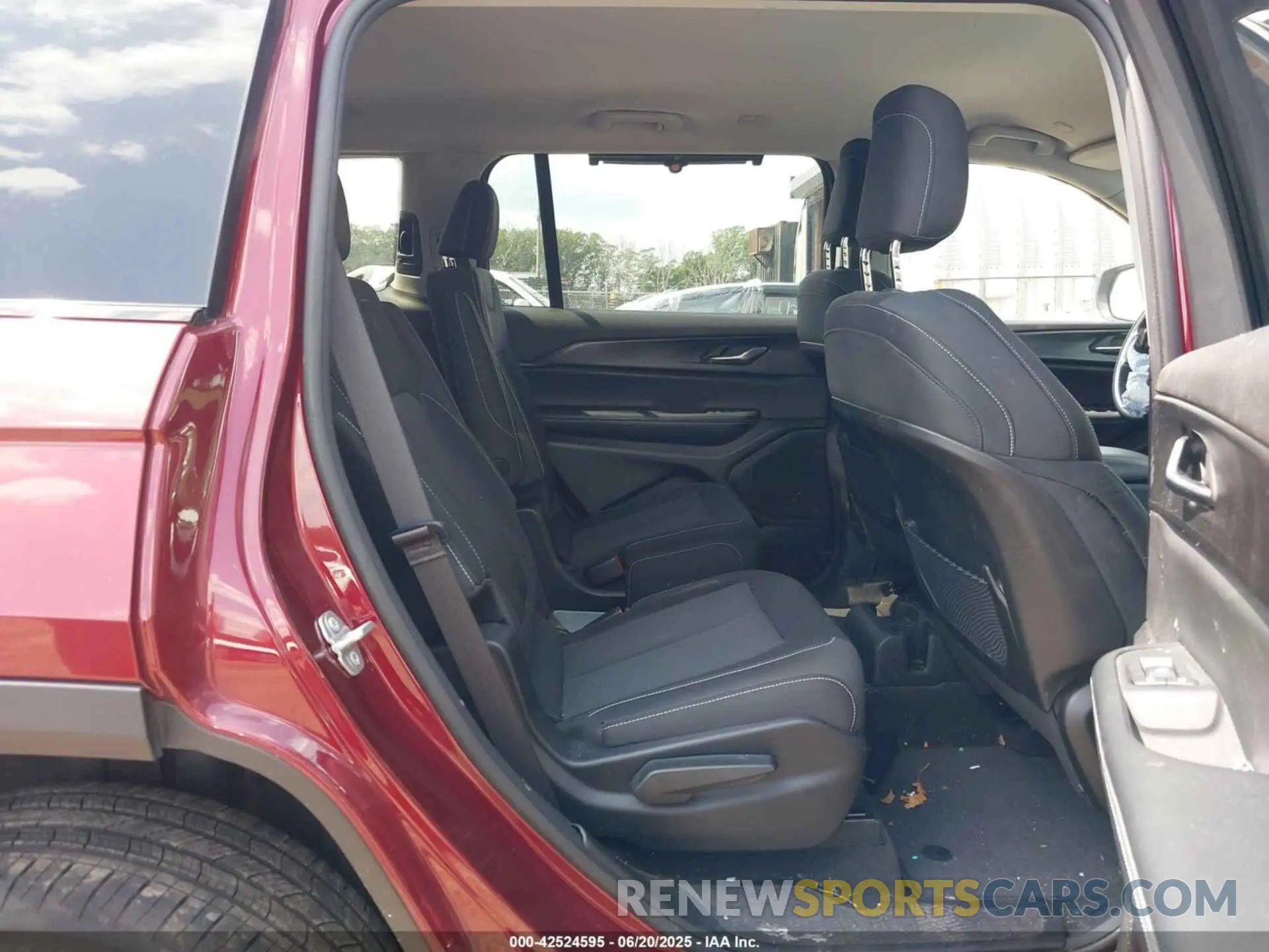 8 Фотография поврежденного автомобиля 1C4RJKAG9P8874080 JEEP GRAND CHEROKEE L 2023