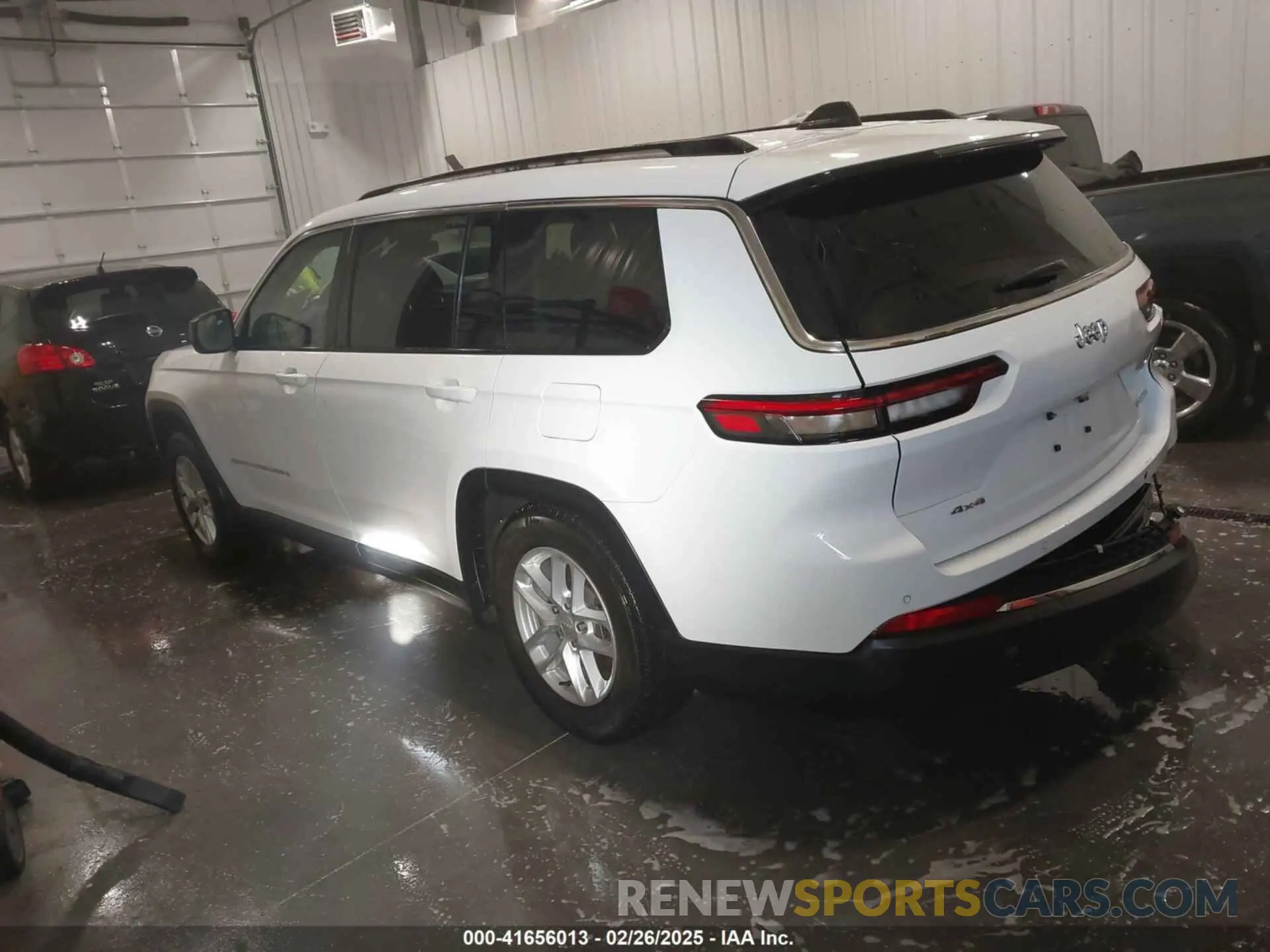 3 Фотография поврежденного автомобиля 1C4RJKAGXP8842626 JEEP GRAND CHEROKEE L 2023