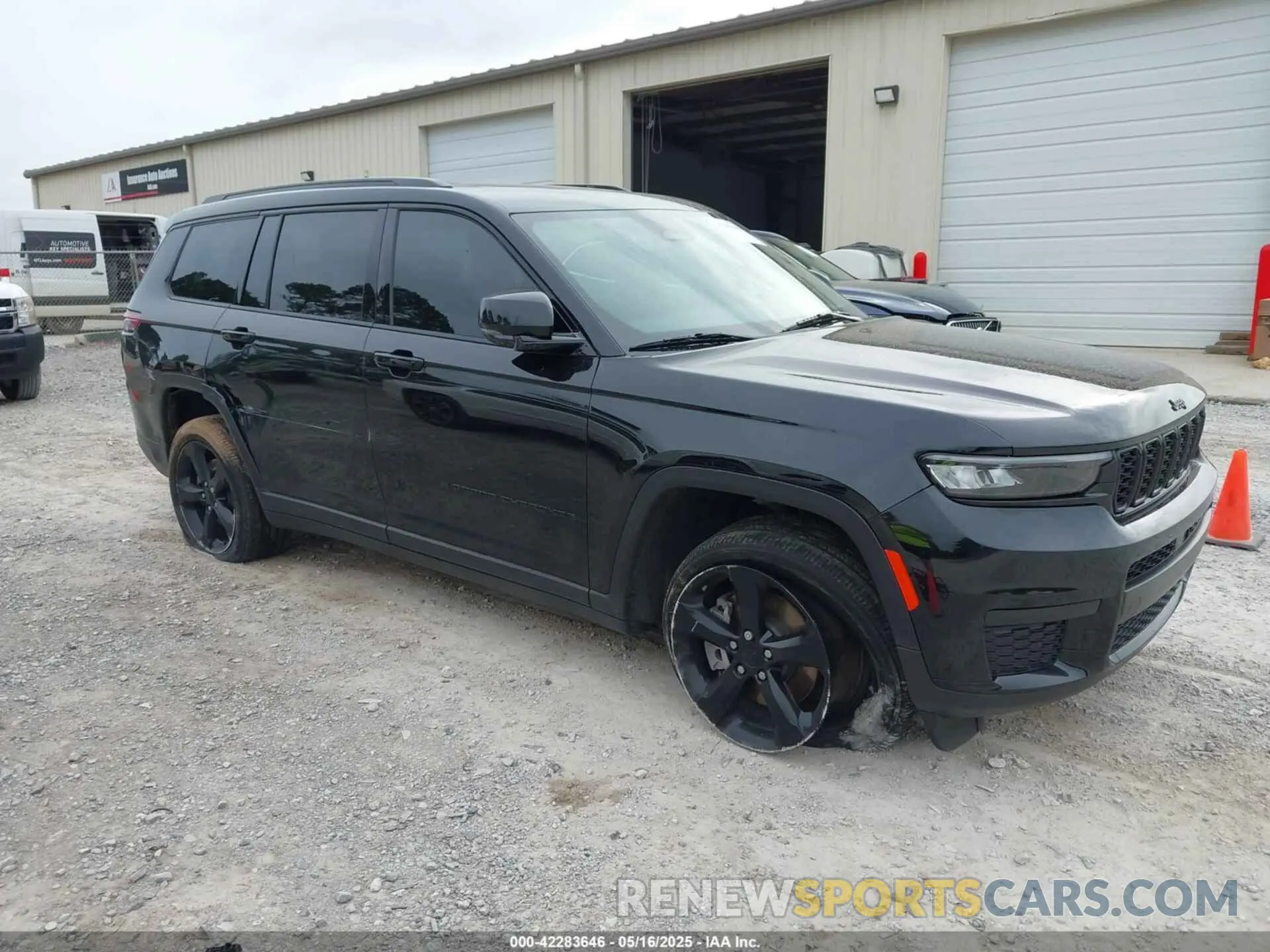 1 Фотография поврежденного автомобиля 1C4RJKAGXP8855232 JEEP GRAND CHEROKEE L 2023