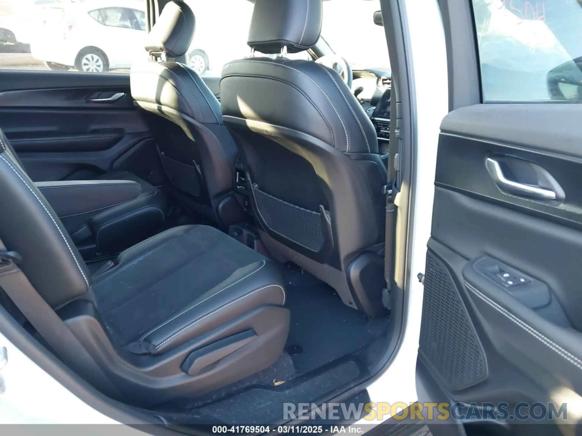 8 Фотография поврежденного автомобиля 1C4RJKAGXP8896766 JEEP GRAND CHEROKEE L 2023