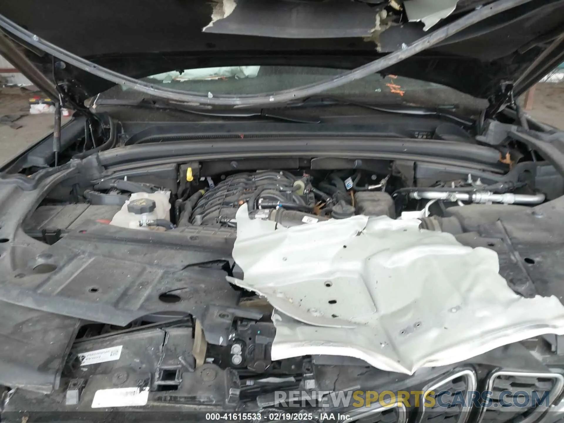 10 Photograph of a damaged car 1C4RJKBG0P8810475 JEEP GRAND CHEROKEE L 2023