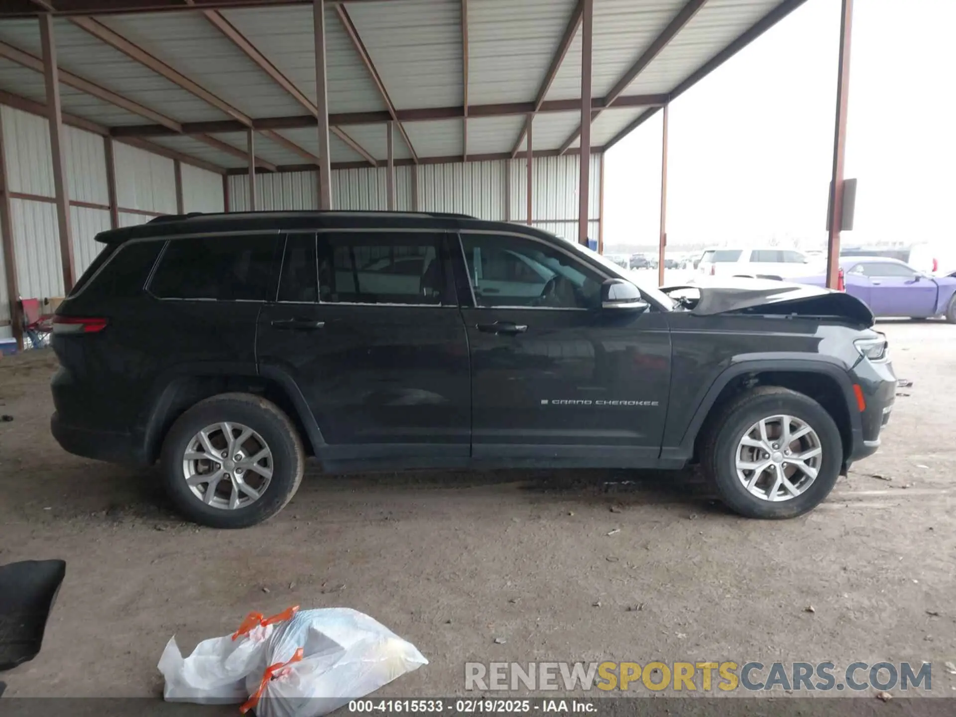 13 Photograph of a damaged car 1C4RJKBG0P8810475 JEEP GRAND CHEROKEE L 2023