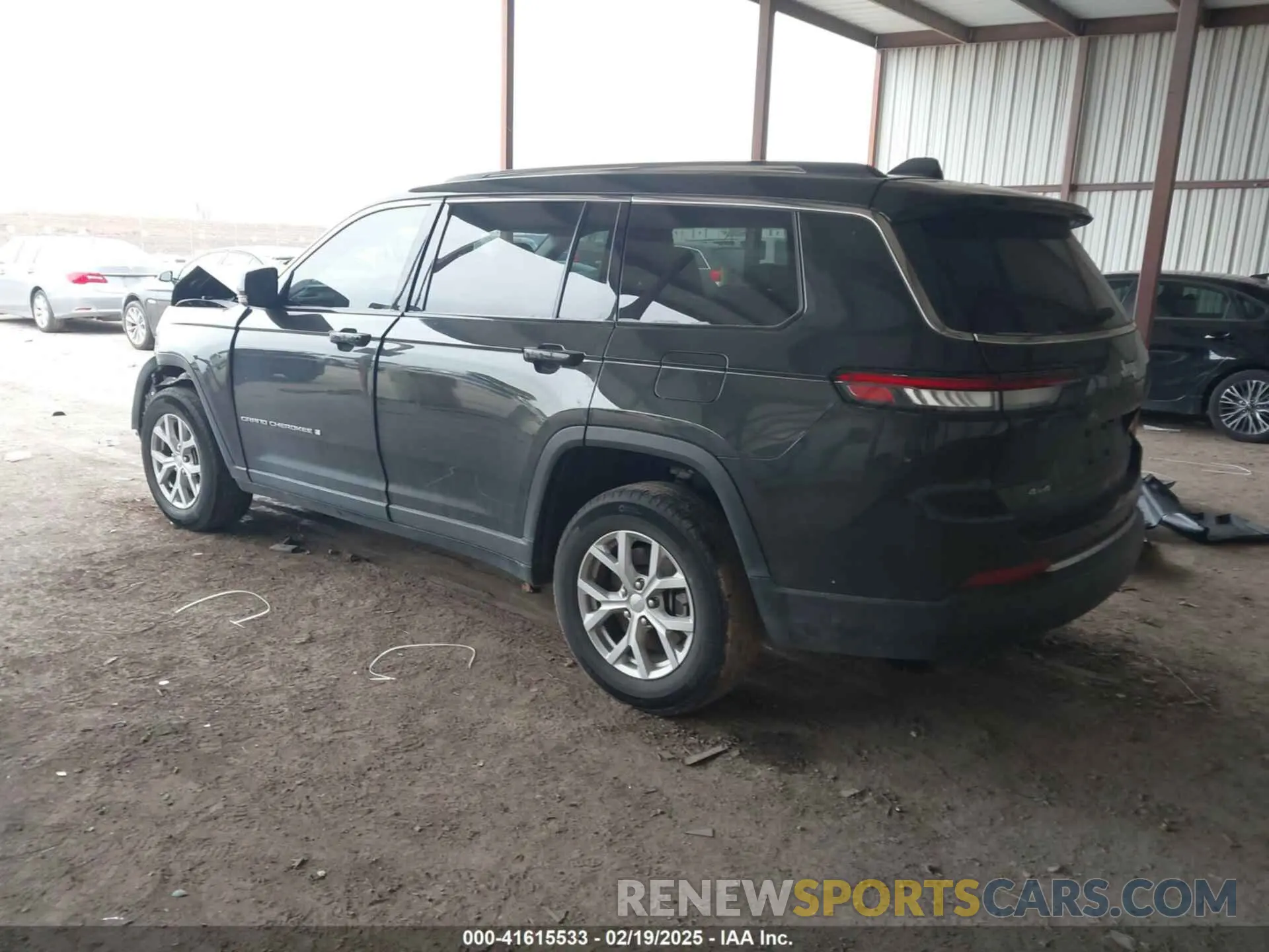 3 Photograph of a damaged car 1C4RJKBG0P8810475 JEEP GRAND CHEROKEE L 2023