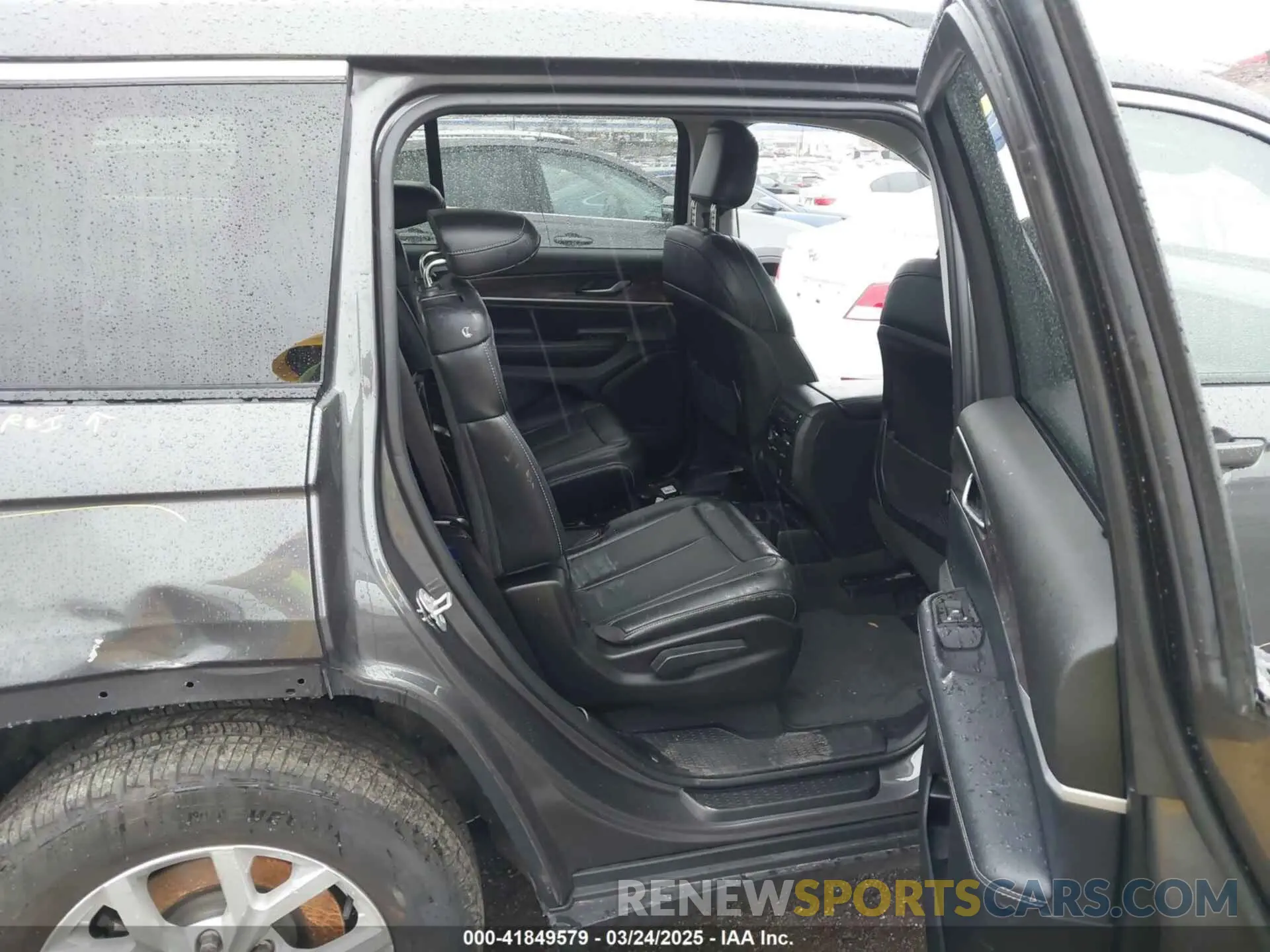 8 Фотография поврежденного автомобиля 1C4RJKBG0P8819760 JEEP GRAND CHEROKEE L 2023
