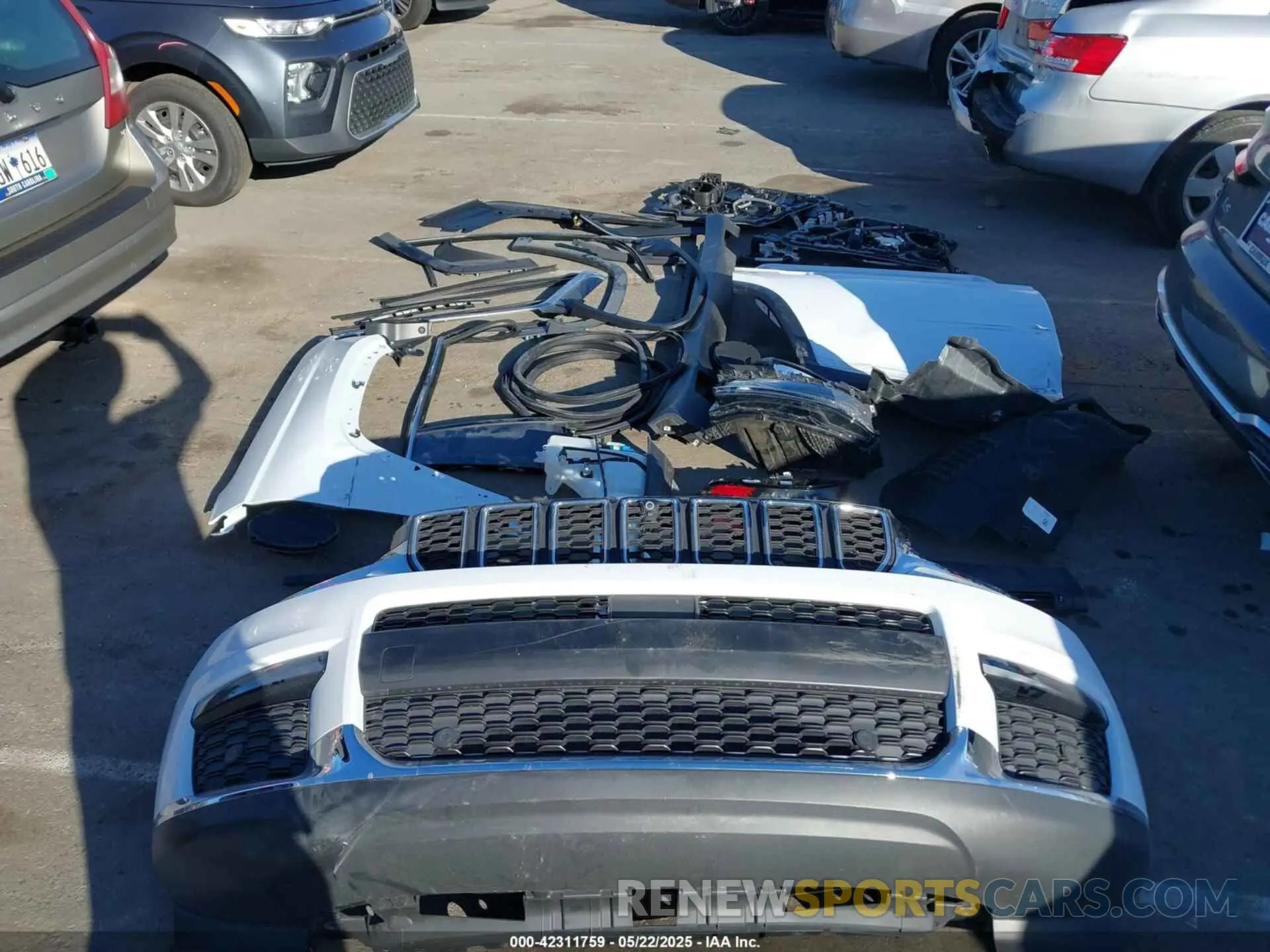 12 Фотография поврежденного автомобиля 1C4RJKBG0P8854444 JEEP GRAND CHEROKEE L 2023
