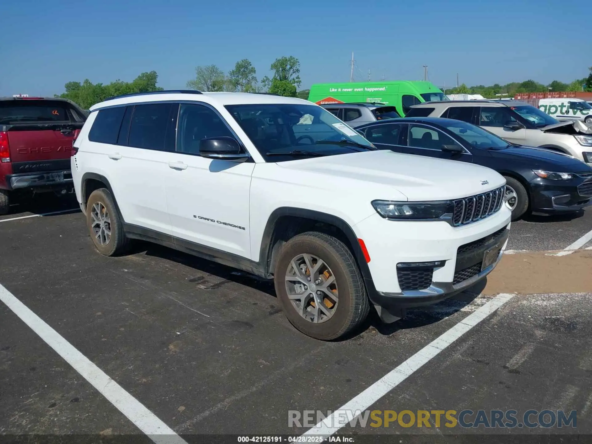 1 Фотография поврежденного автомобиля 1C4RJKBG2P8793419 JEEP GRAND CHEROKEE L 2023