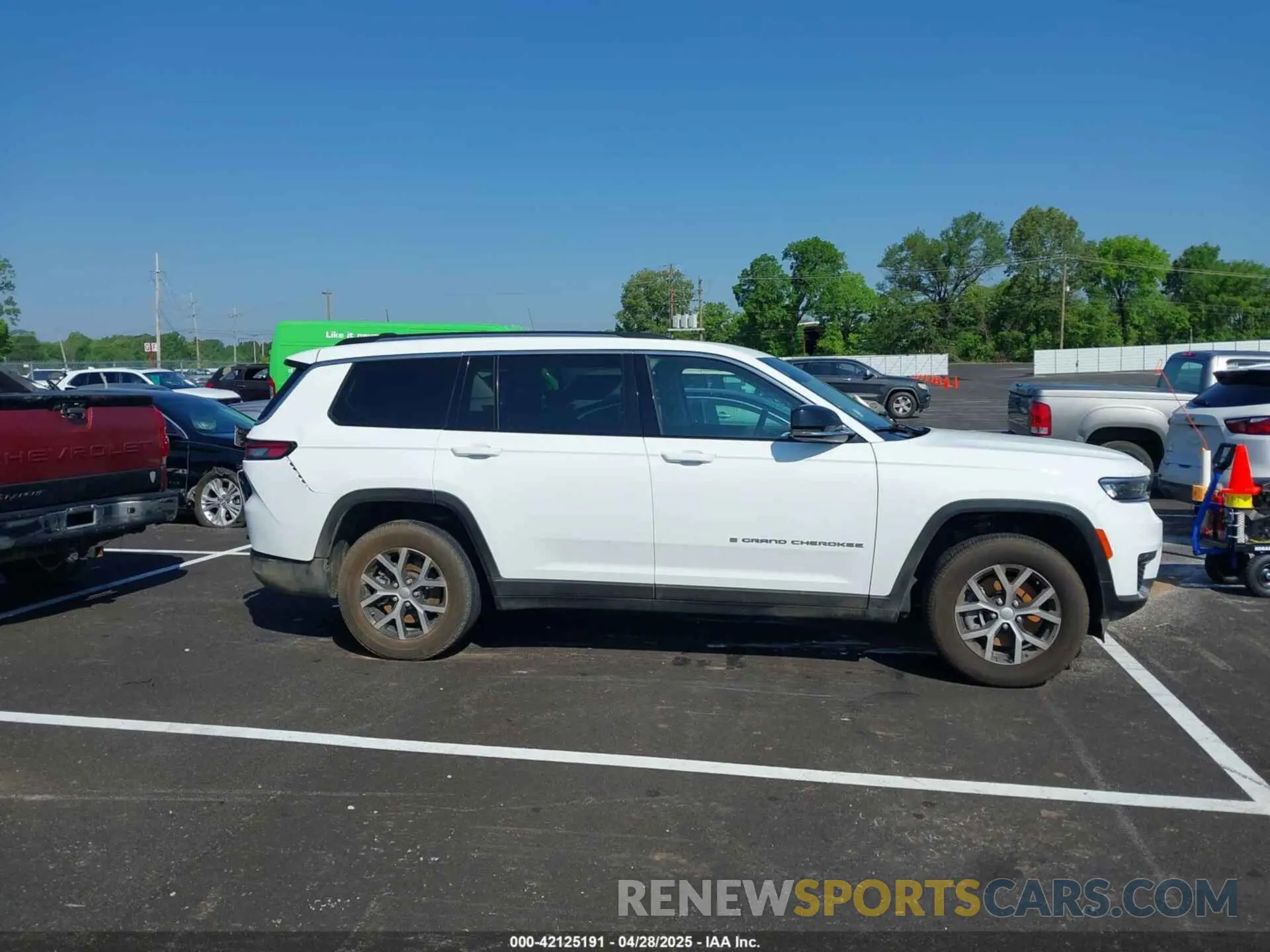 13 Фотография поврежденного автомобиля 1C4RJKBG2P8793419 JEEP GRAND CHEROKEE L 2023