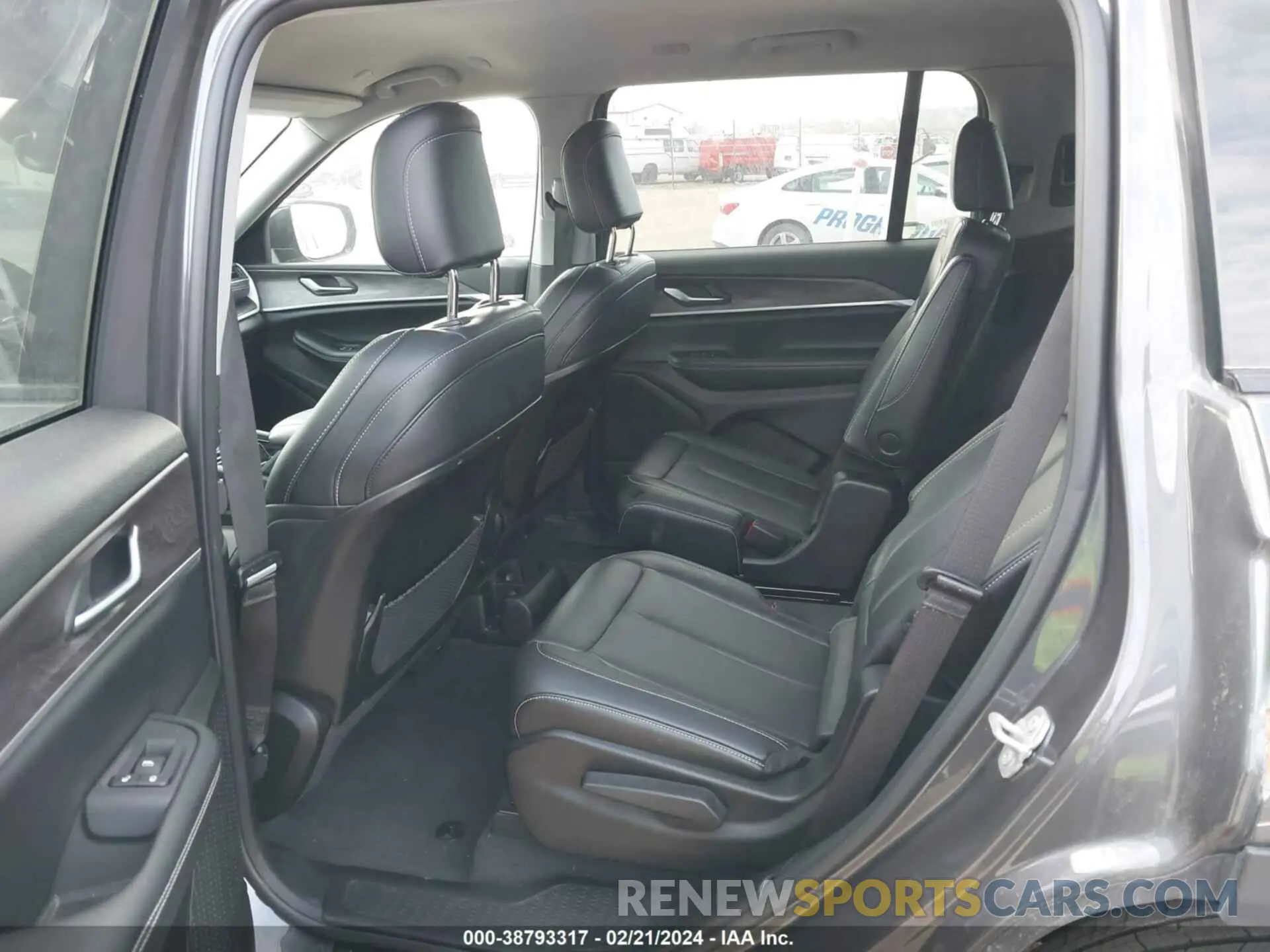 8 Фотография поврежденного автомобиля 1C4RJKBG2P8865705 JEEP GRAND CHEROKEE L 2023