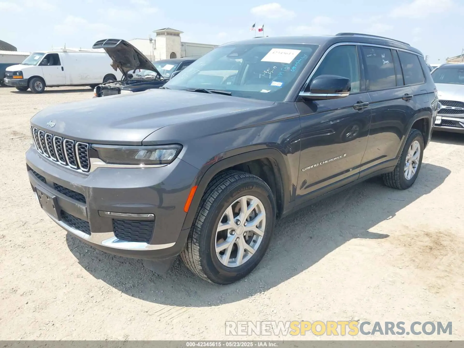 2 Photograph of a damaged car 1C4RJKBG2P8886358 JEEP GRAND CHEROKEE L 2023