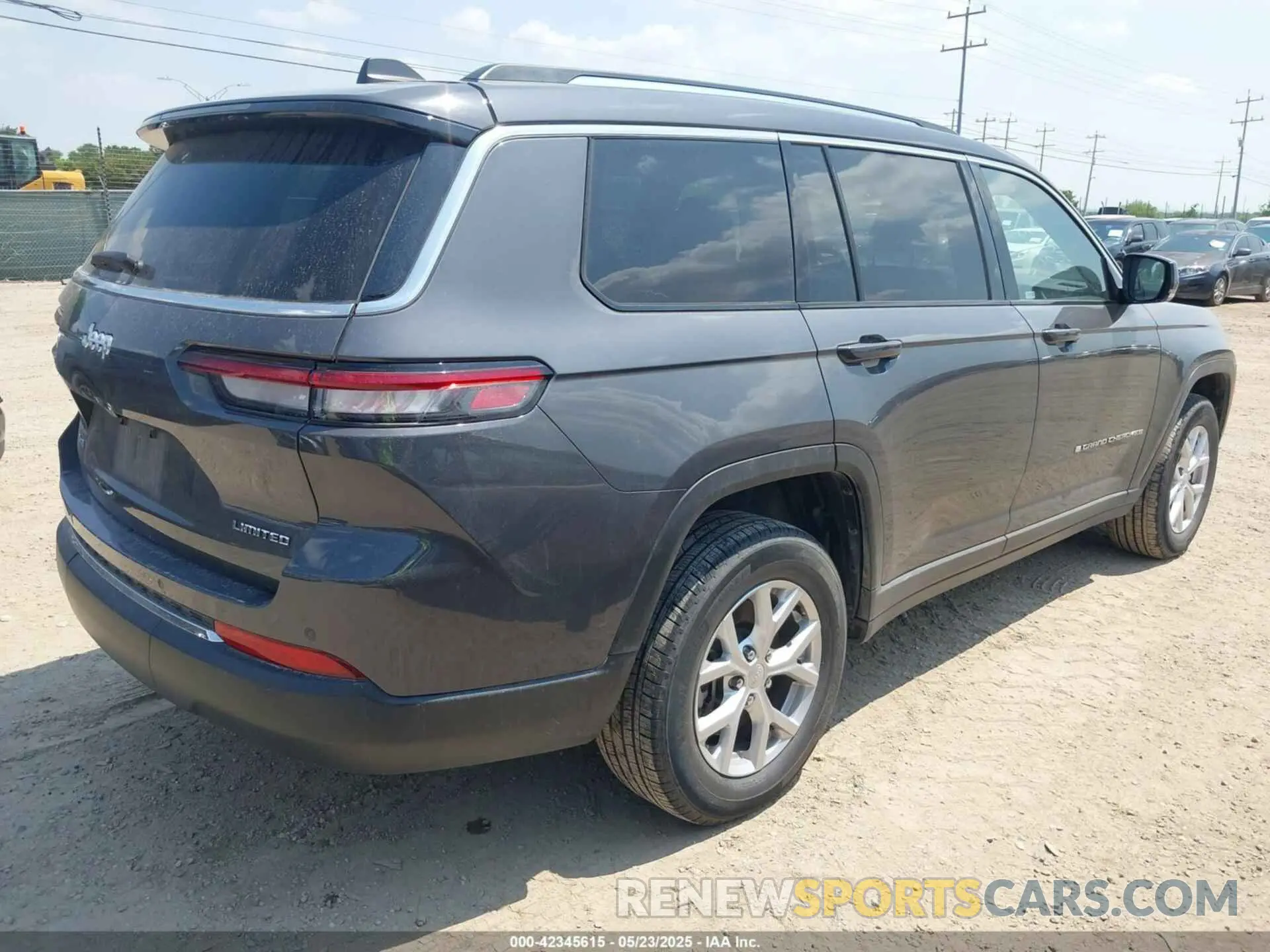 4 Photograph of a damaged car 1C4RJKBG2P8886358 JEEP GRAND CHEROKEE L 2023