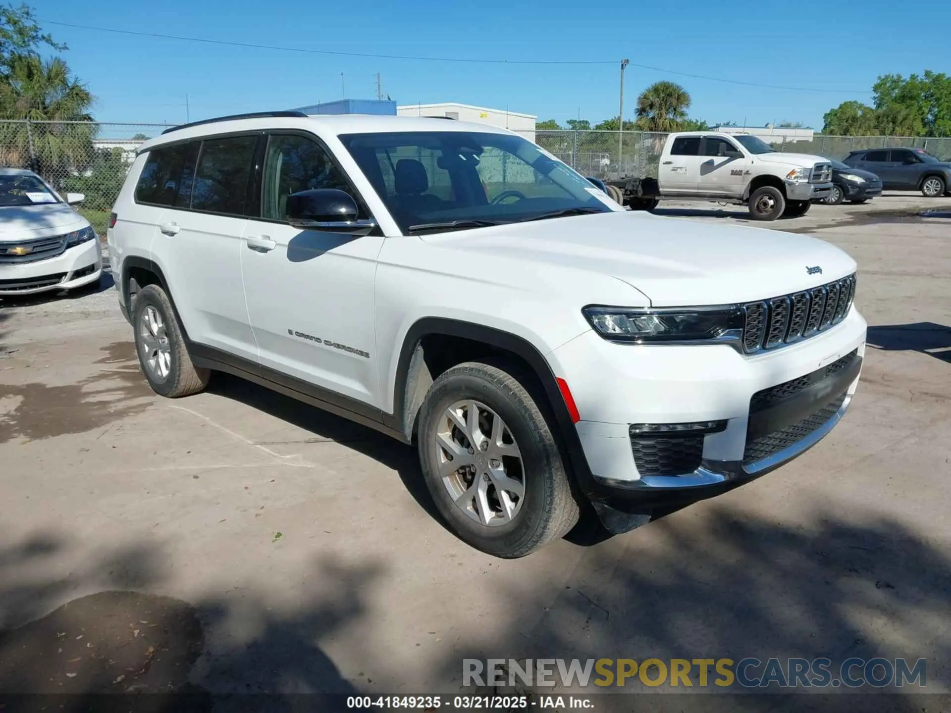 1 Photograph of a damaged car 1C4RJKBG3P8752961 JEEP GRAND CHEROKEE L 2023