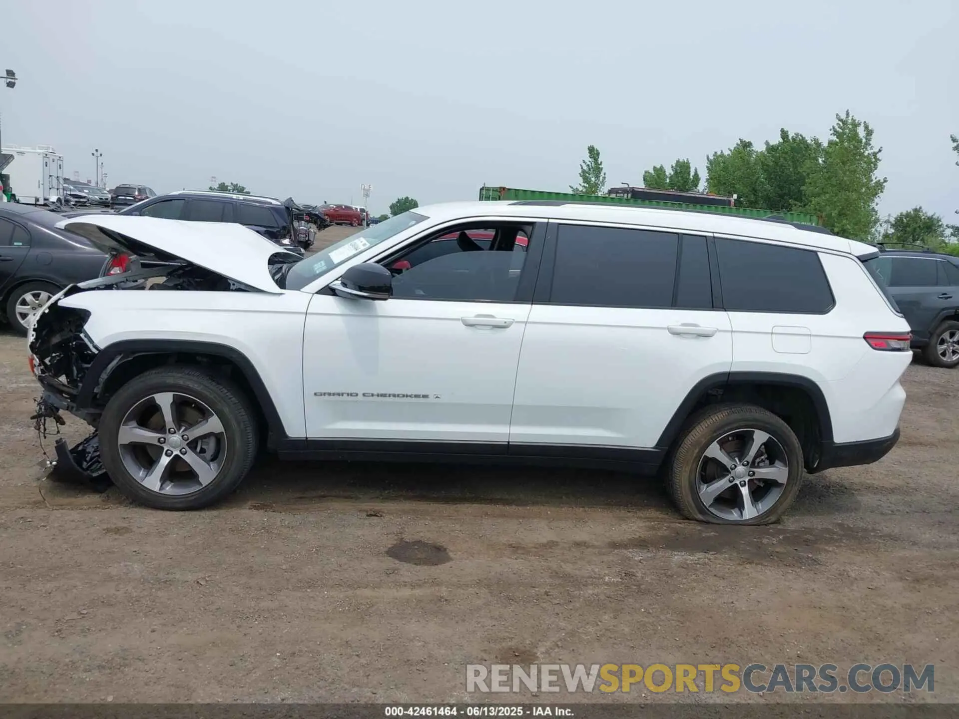 14 Photograph of a damaged car 1C4RJKBG3P8792859 JEEP GRAND CHEROKEE L 2023