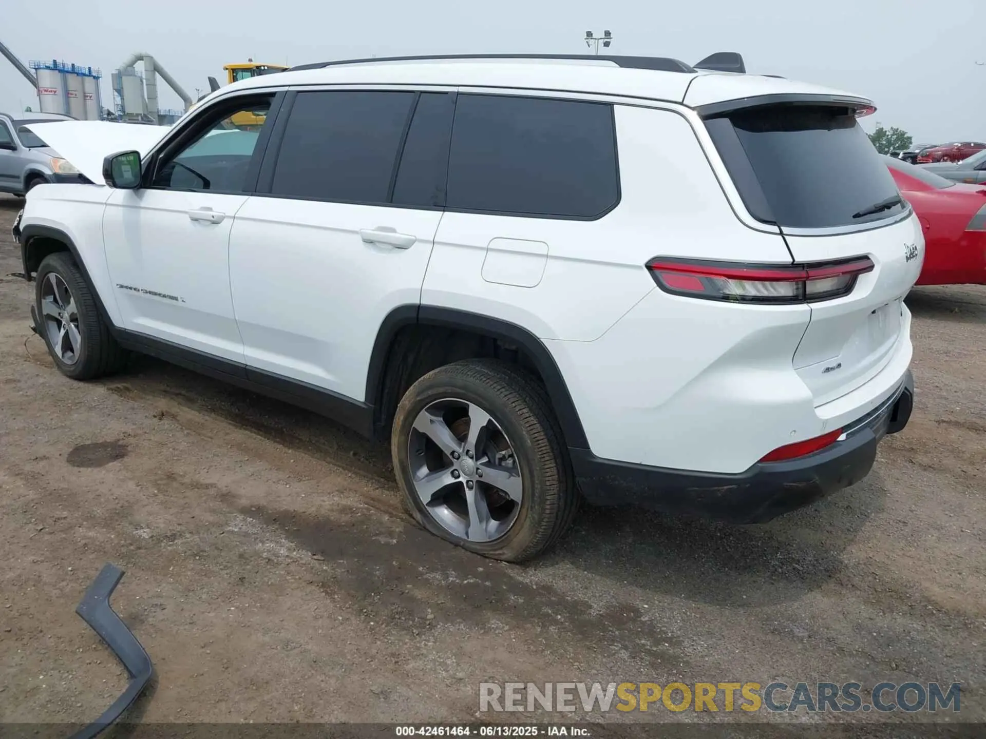 3 Photograph of a damaged car 1C4RJKBG3P8792859 JEEP GRAND CHEROKEE L 2023