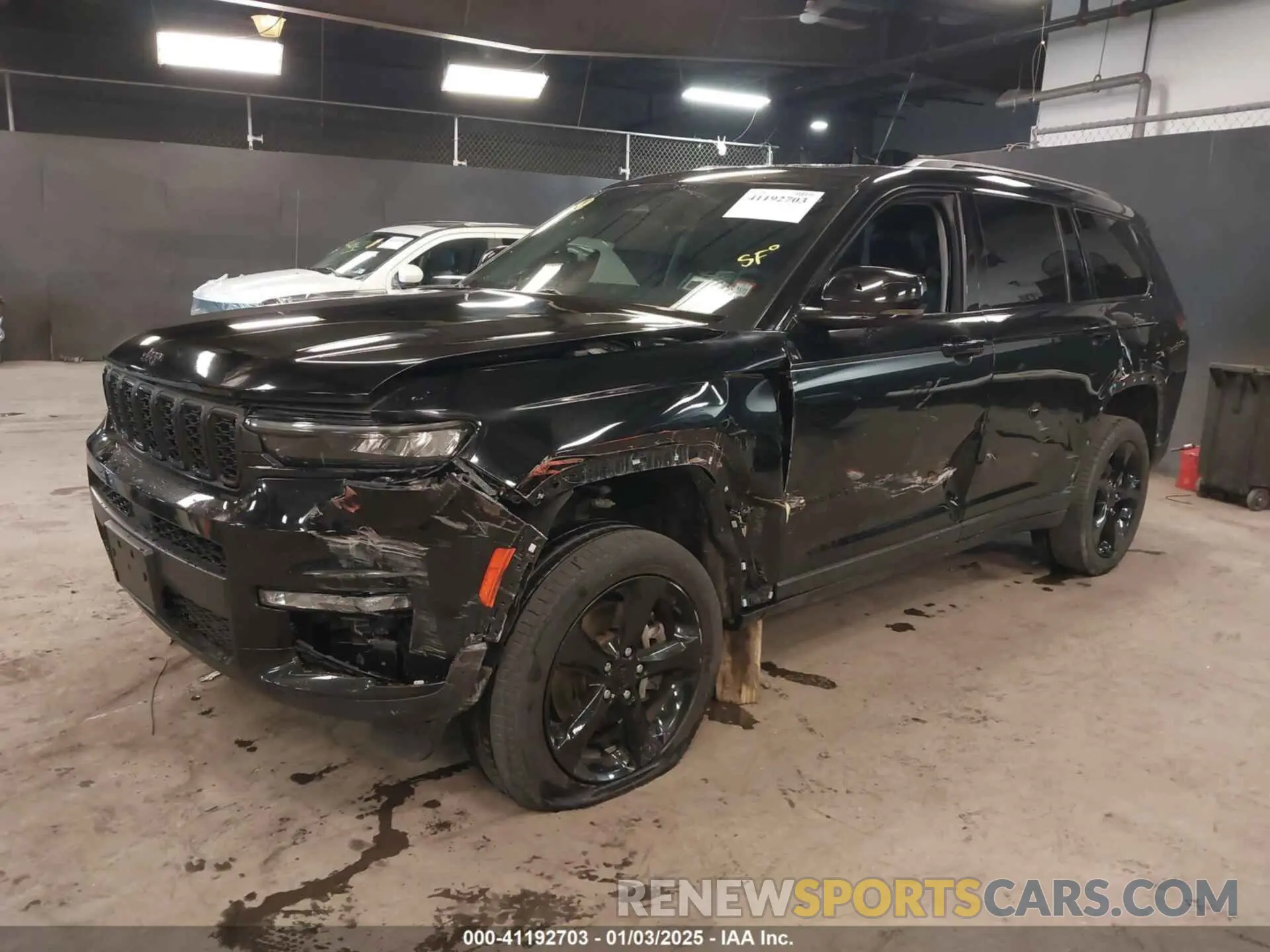 2 Photograph of a damaged car 1C4RJKBG4P8713621 JEEP GRAND CHEROKEE L 2023