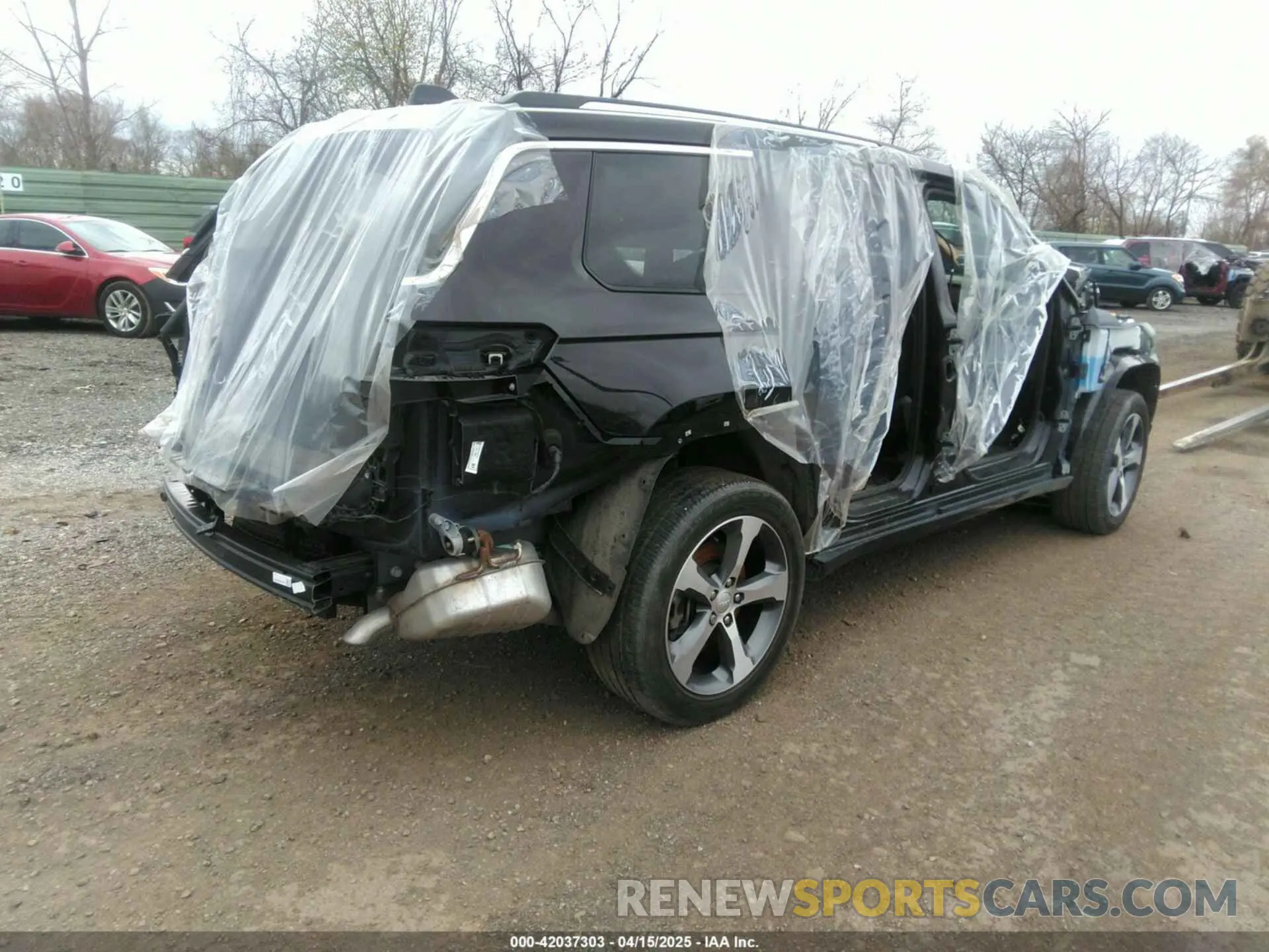 4 Photograph of a damaged car 1C4RJKBG4P8728653 JEEP GRAND CHEROKEE L 2023