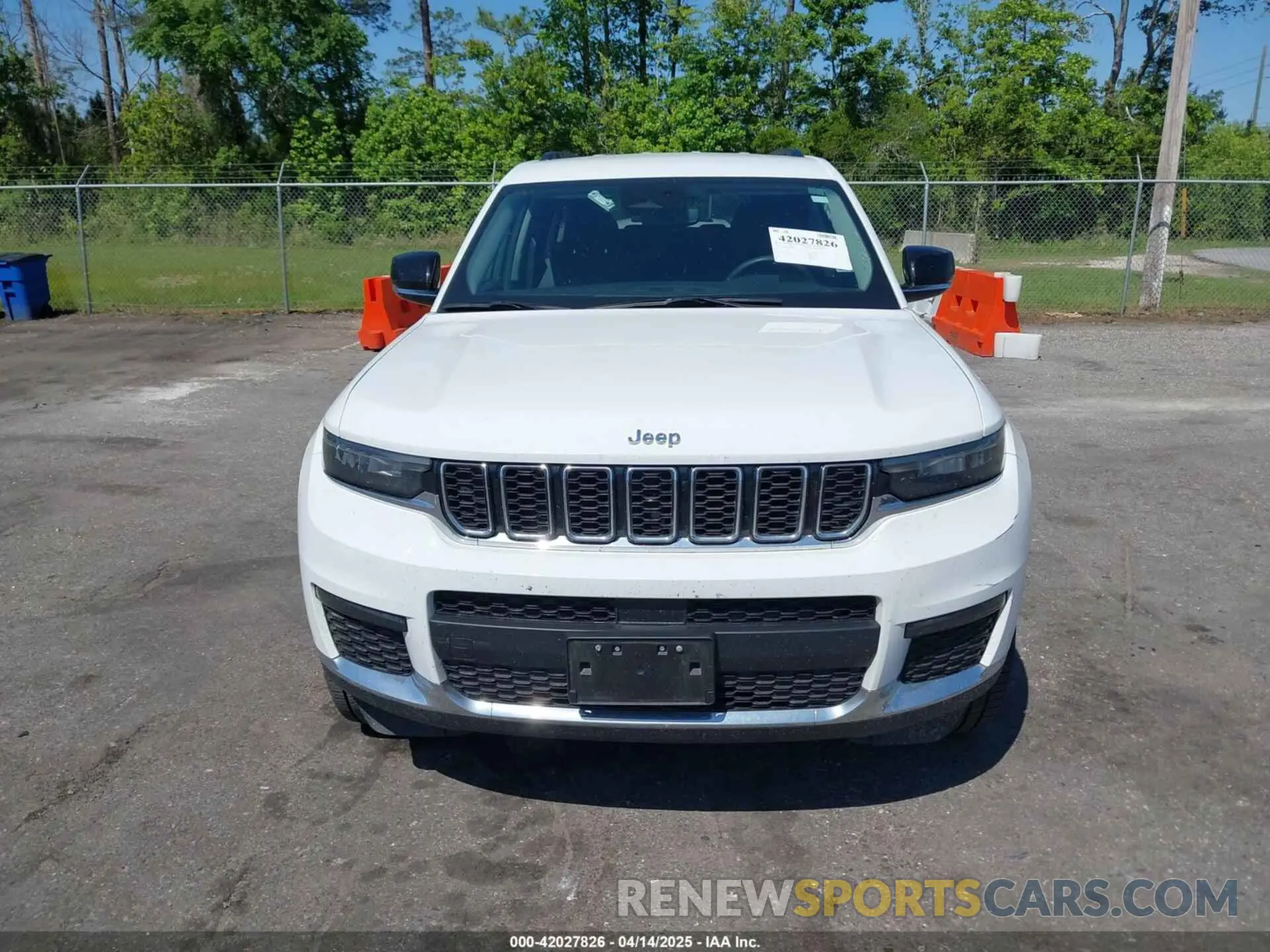 12 Photograph of a damaged car 1C4RJKBG4P8806722 JEEP GRAND CHEROKEE L 2023