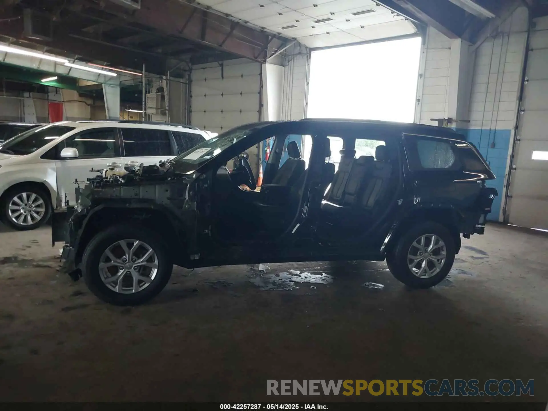 13 Фотография поврежденного автомобиля 1C4RJKBG6P8733336 JEEP GRAND CHEROKEE L 2023