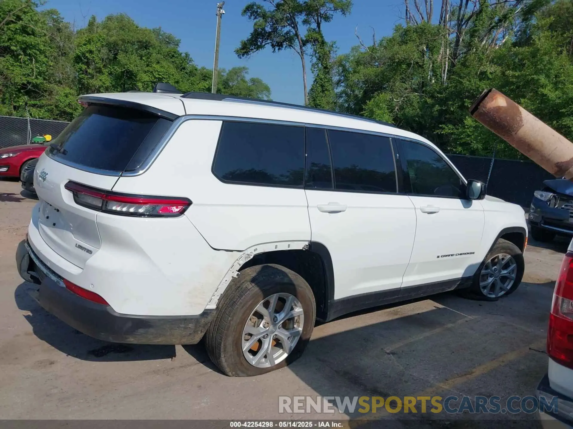 14 Photograph of a damaged car 1C4RJKBG8P8858824 JEEP GRAND CHEROKEE L 2023
