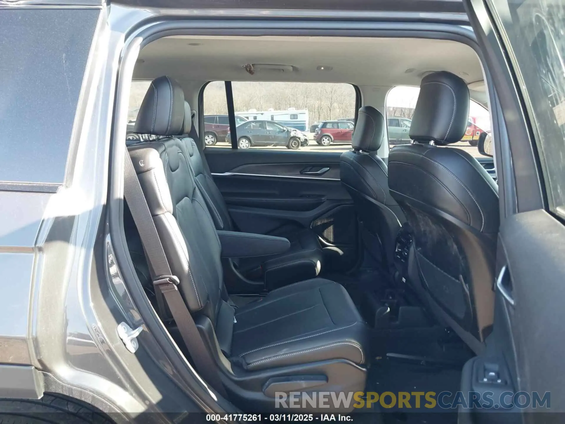 8 Фотография поврежденного автомобиля 1C4RJKBG9P8101690 JEEP GRAND CHEROKEE L 2023