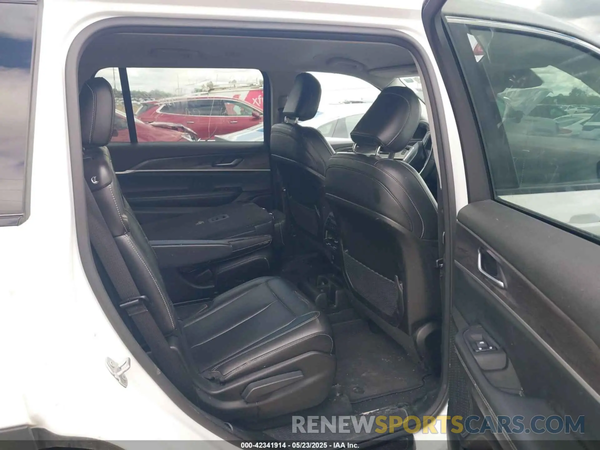8 Фотография поврежденного автомобиля 1C4RJKBGXP8780661 JEEP GRAND CHEROKEE L 2023
