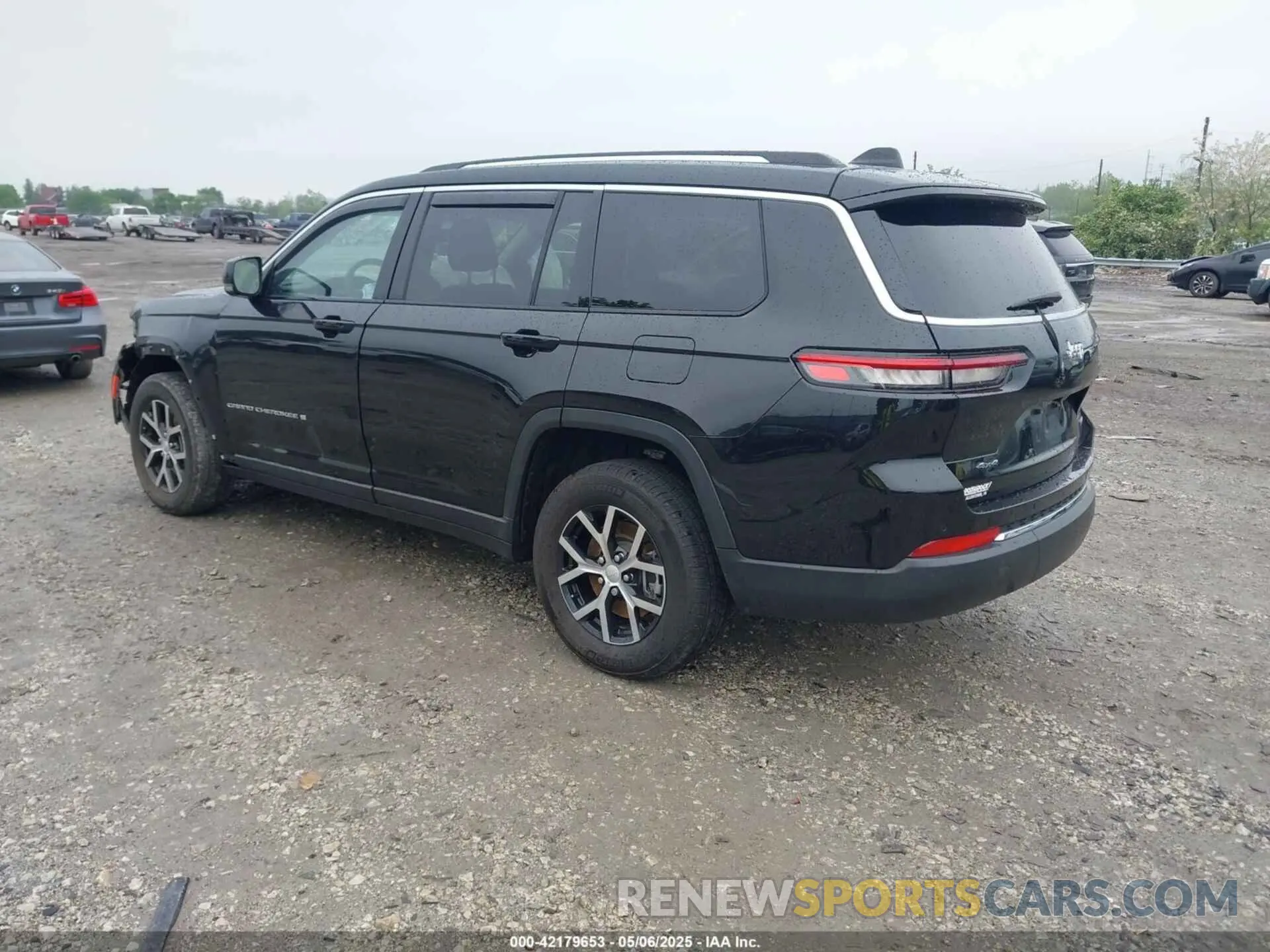 3 Photograph of a damaged car 1C4RJKBGXP8795290 JEEP GRAND CHEROKEE L 2023