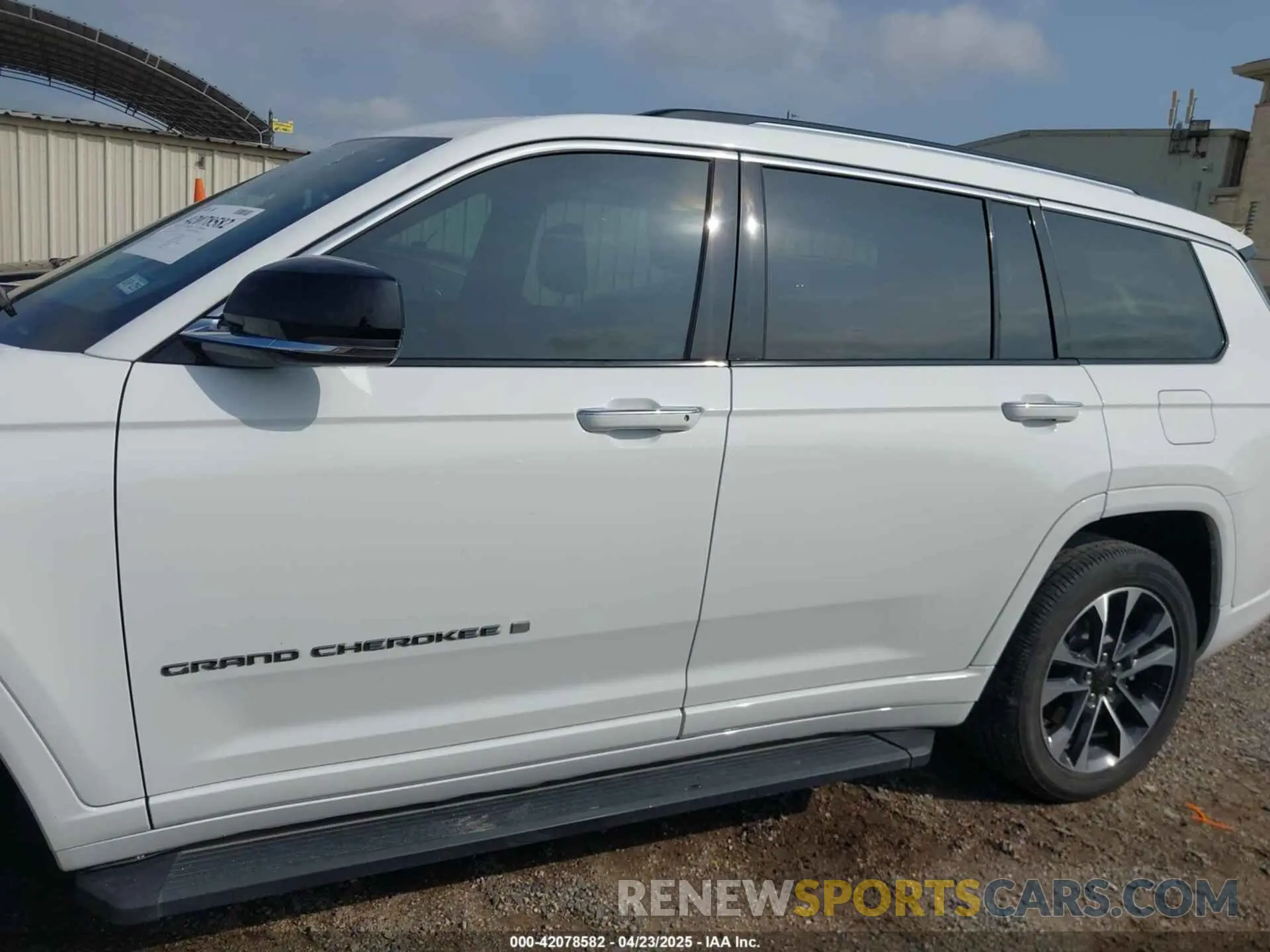 14 Фотография поврежденного автомобиля 1C4RJKDG1P8825368 JEEP GRAND CHEROKEE L 2023