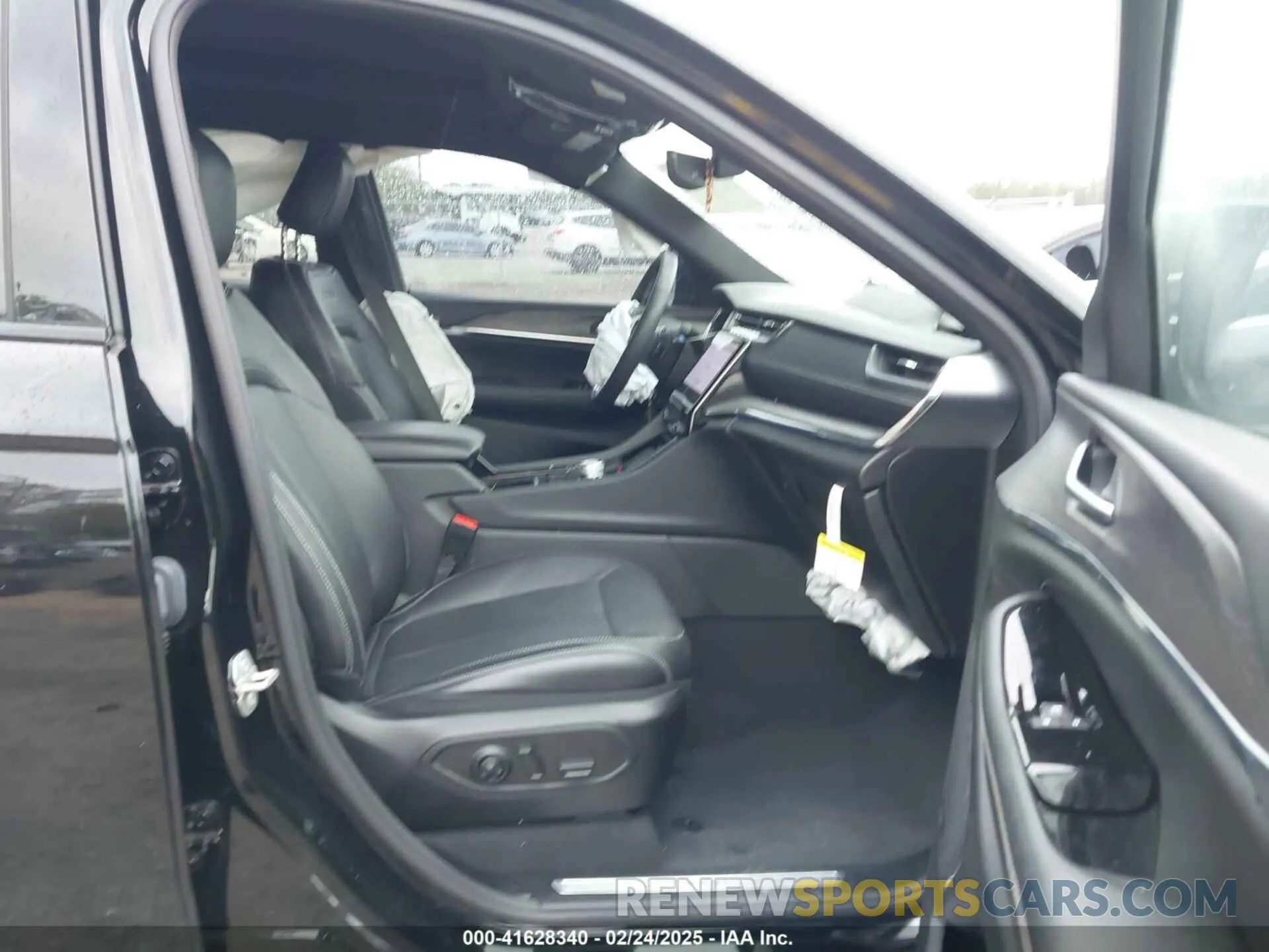 5 Фотография поврежденного автомобиля 1C4RJKDG1P8832675 JEEP GRAND CHEROKEE L 2023