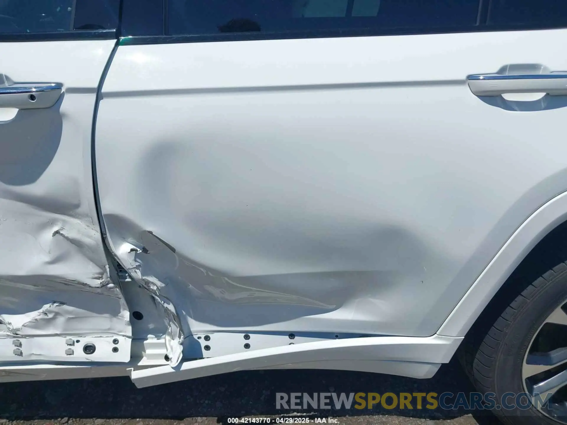 20 Фотография поврежденного автомобиля 1C4RJKDG9P8109141 JEEP GRAND CHEROKEE L 2023
