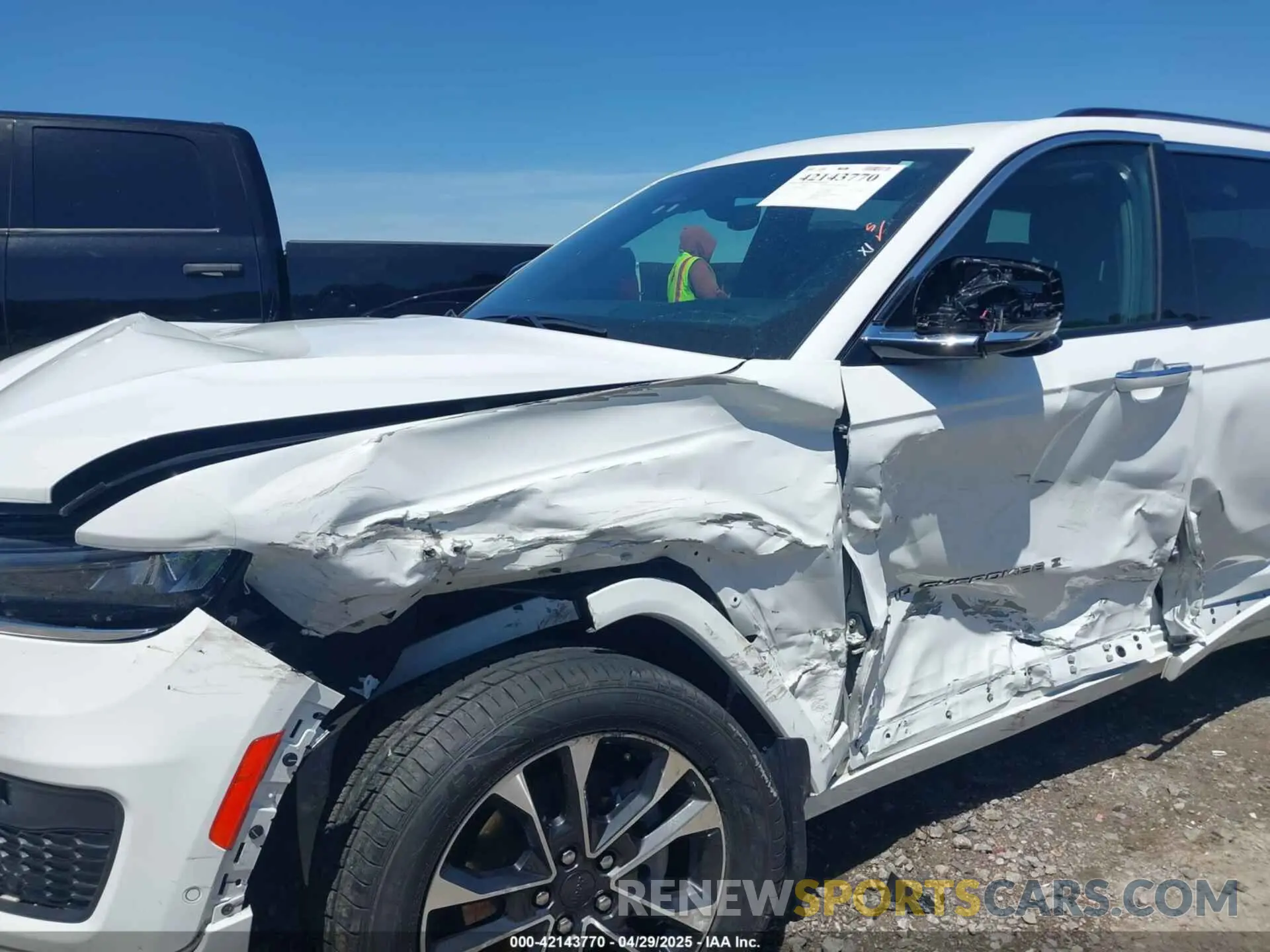 6 Фотография поврежденного автомобиля 1C4RJKDG9P8109141 JEEP GRAND CHEROKEE L 2023