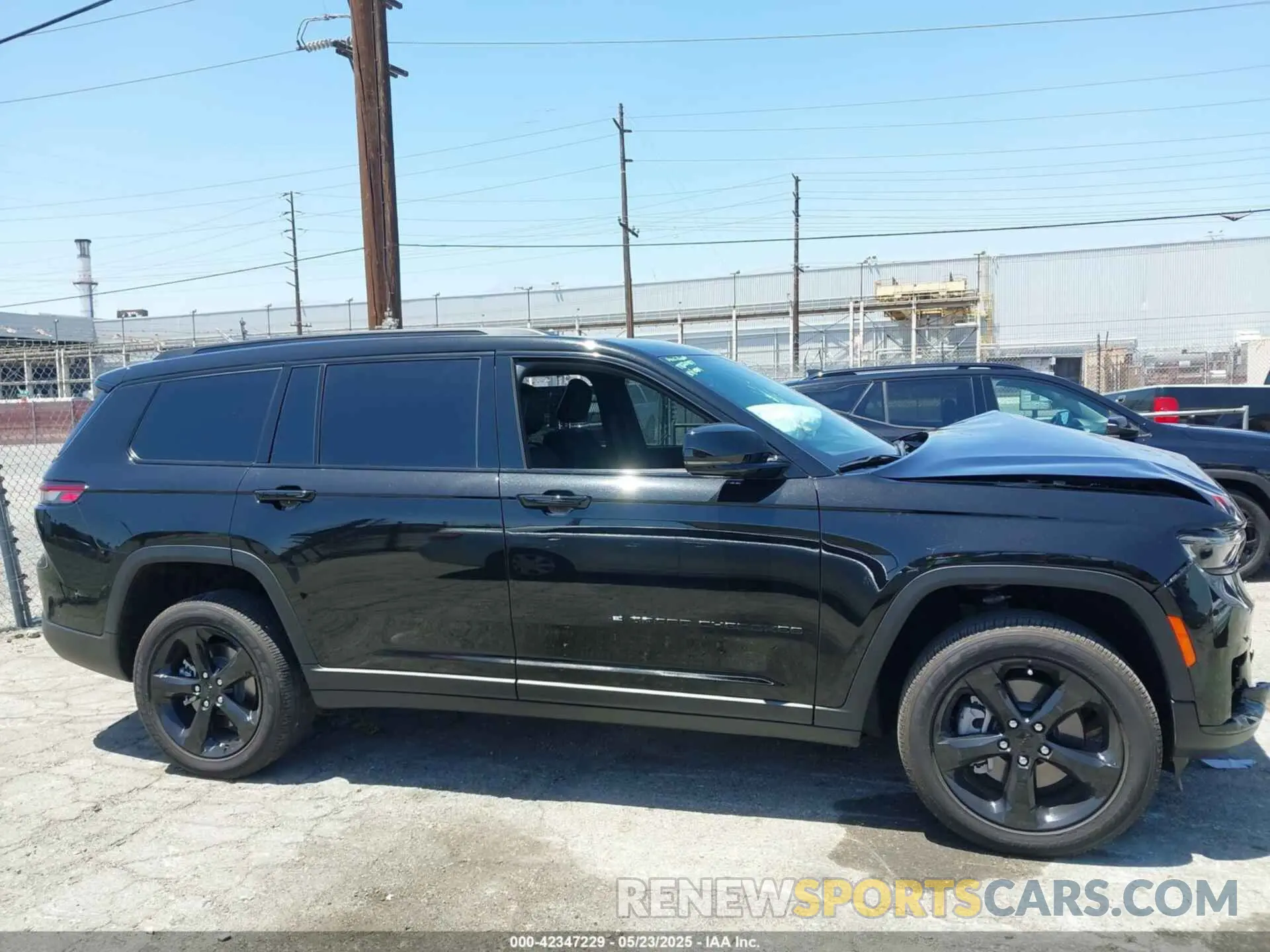 13 Photograph of a damaged car 1C4RJJAG0R8601865 JEEP GRAND CHEROKEE L 2024