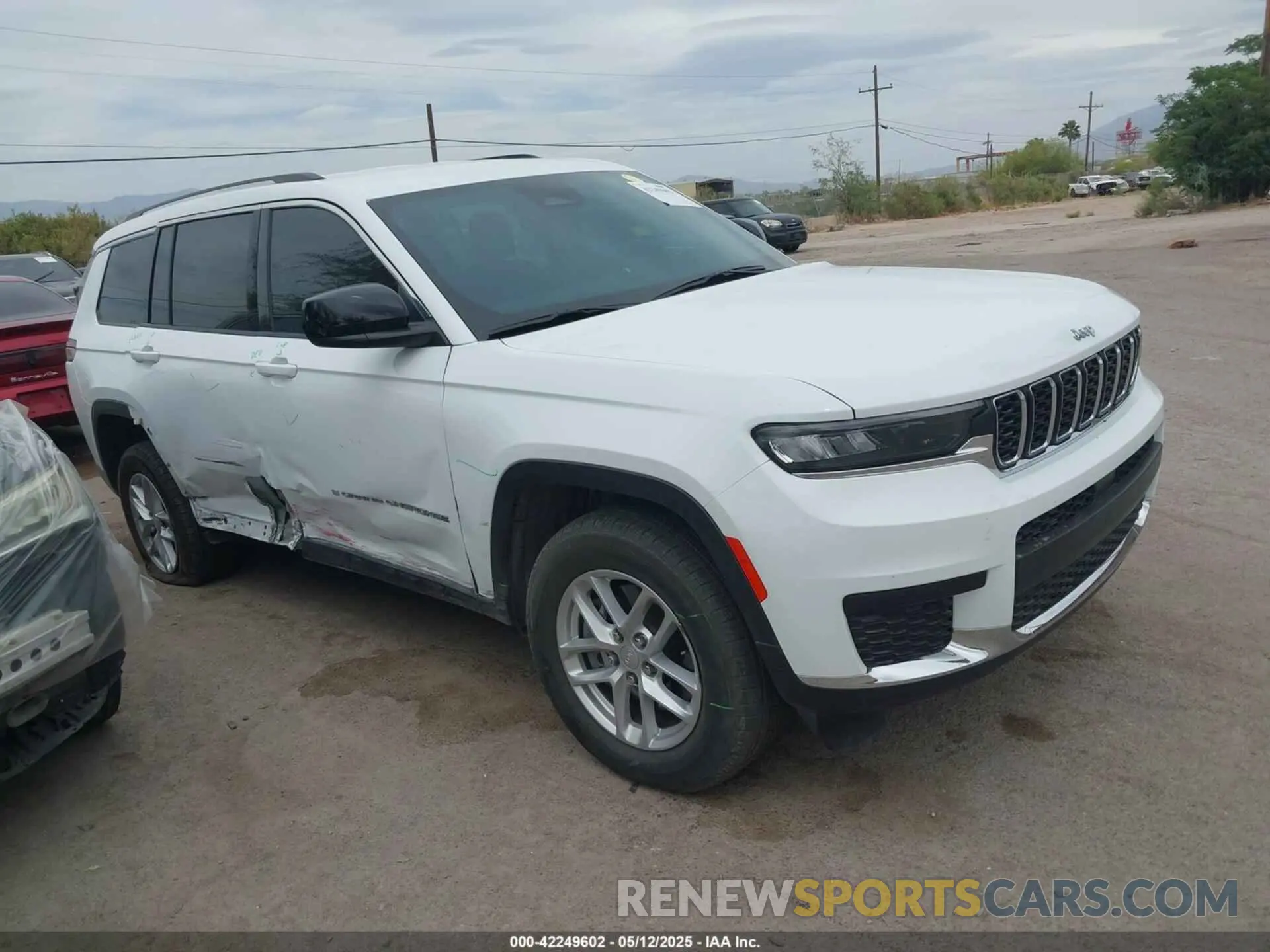 1 Фотография поврежденного автомобиля 1C4RJJAG1R8958326 JEEP GRAND CHEROKEE L 2024