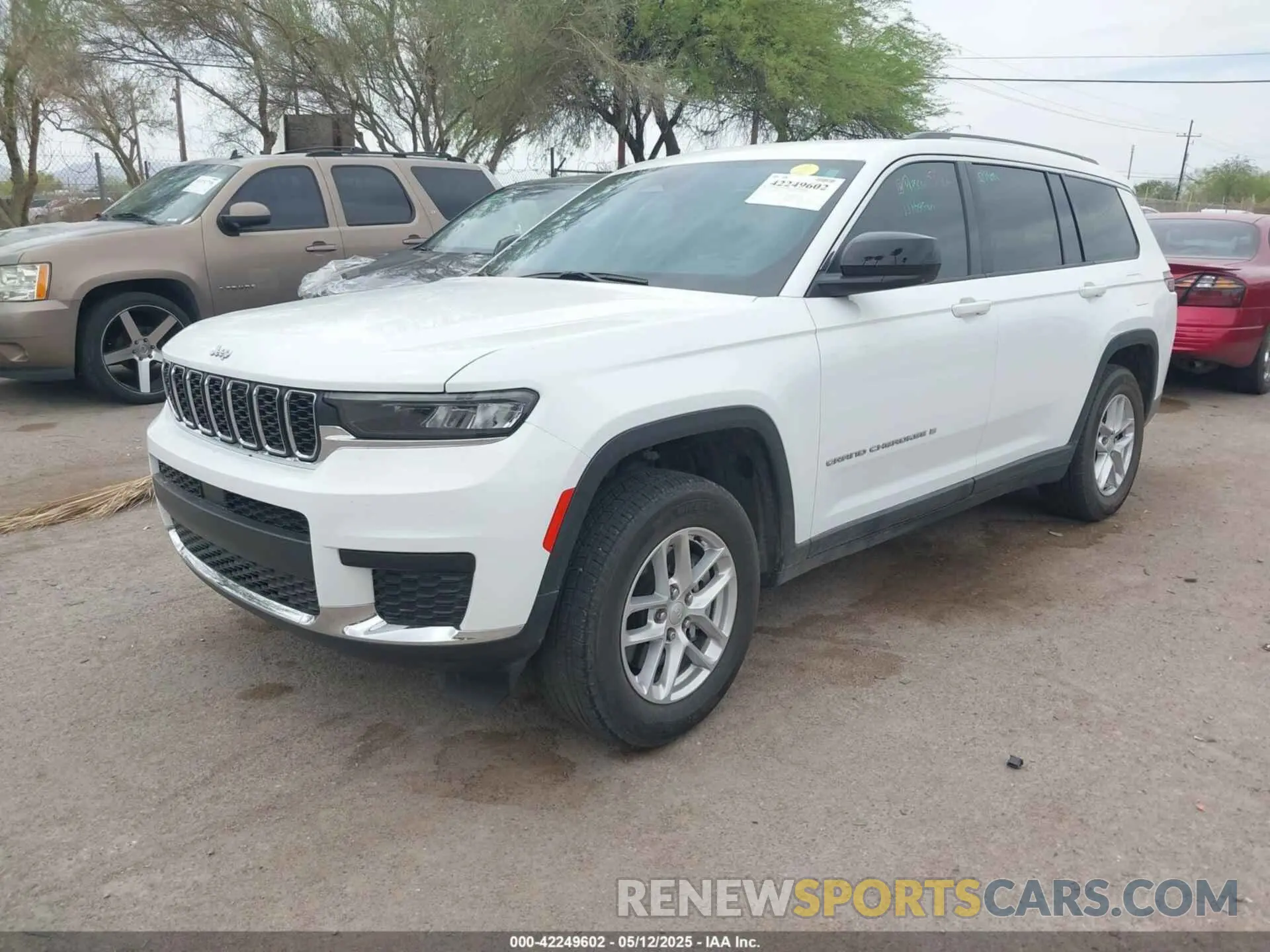 2 Фотография поврежденного автомобиля 1C4RJJAG1R8958326 JEEP GRAND CHEROKEE L 2024
