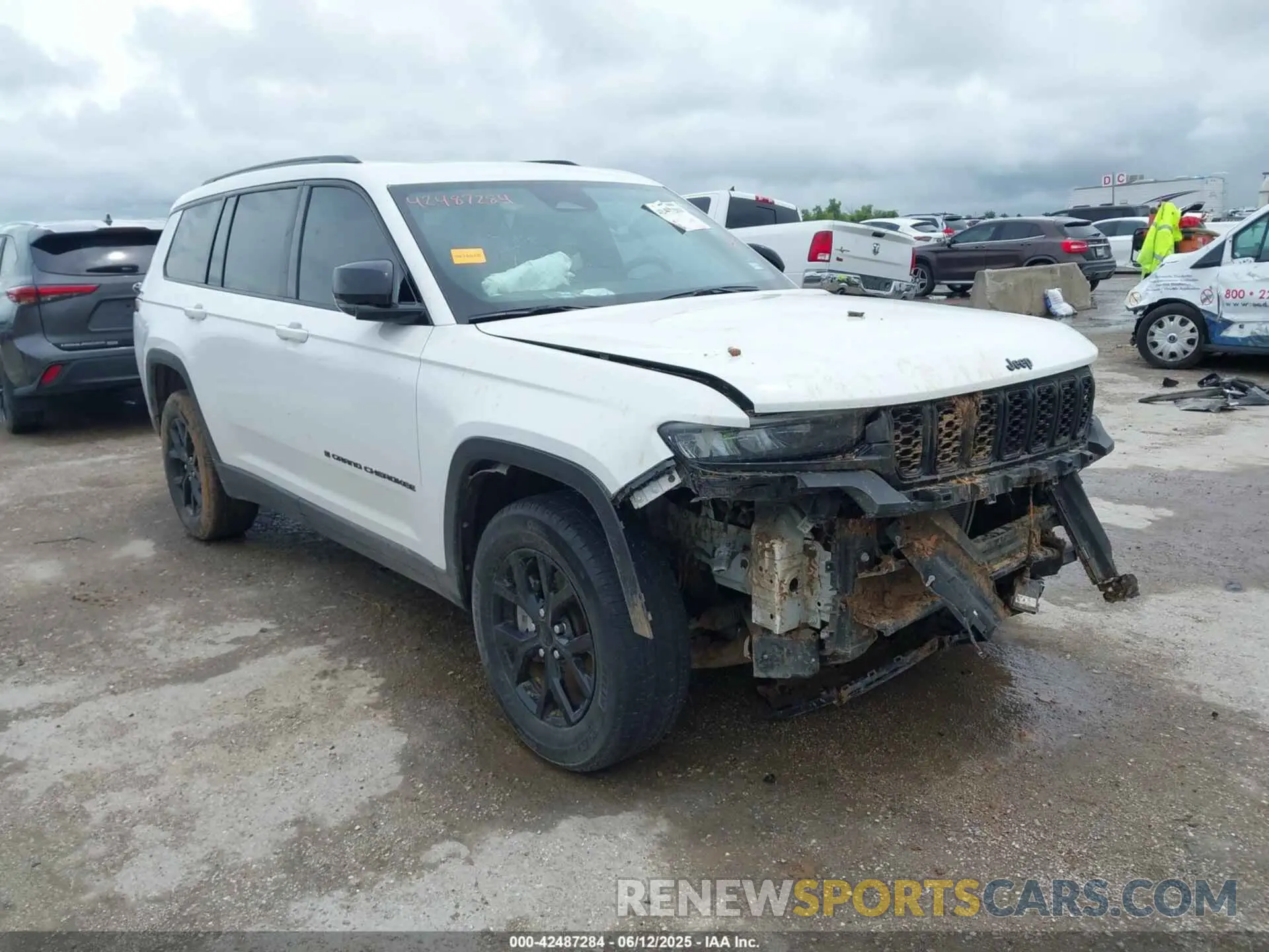 1 Photograph of a damaged car 1C4RJJAG5R8566384 JEEP GRAND CHEROKEE L 2024